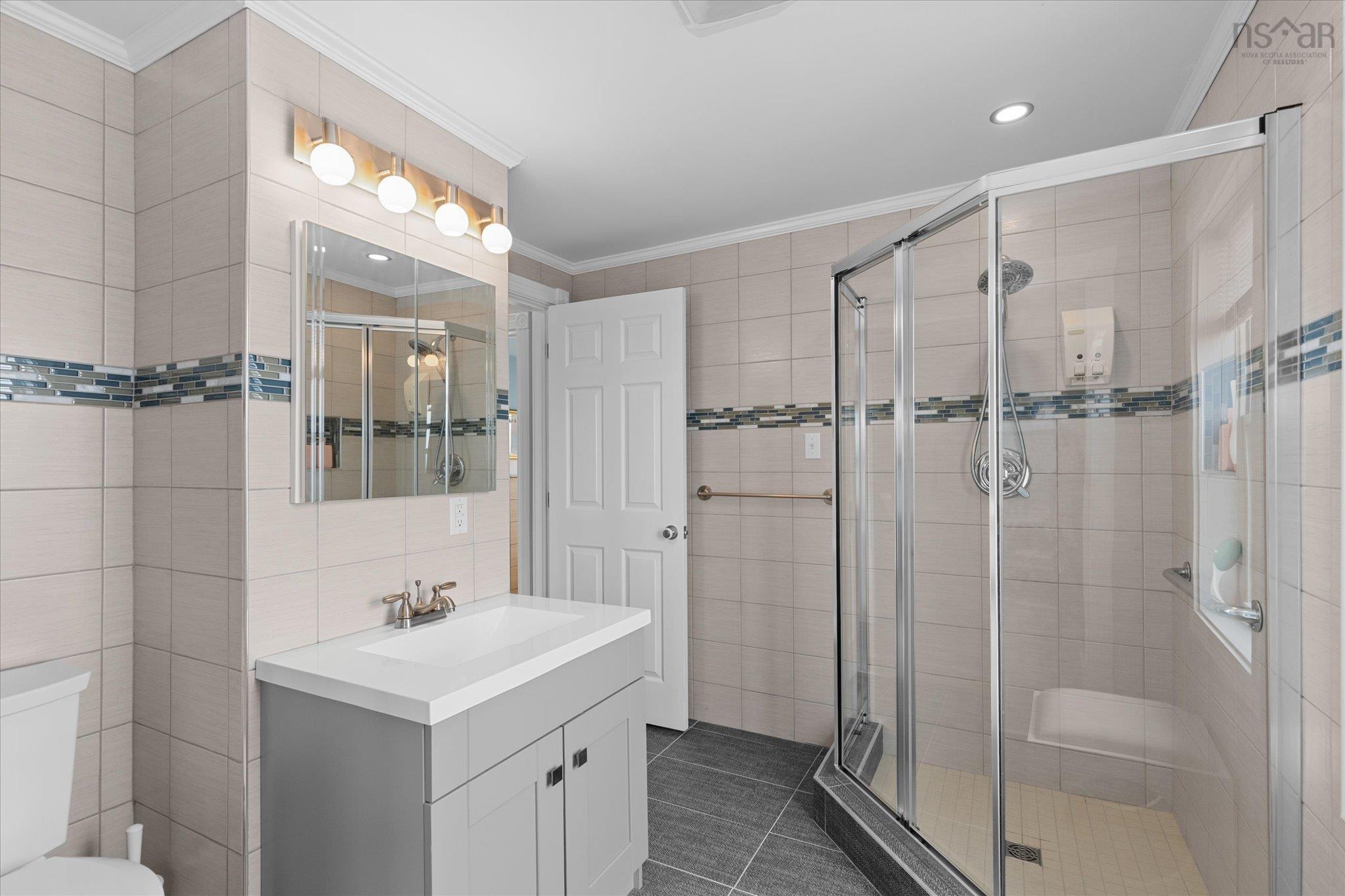 $499,500.00: 3384 Sandy Point Road, Jordan Bay