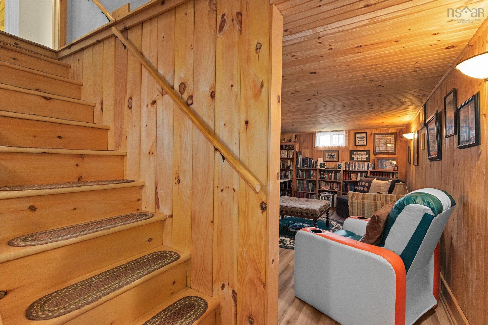 $499,500.00: 3384 Sandy Point Road, Jordan Bay