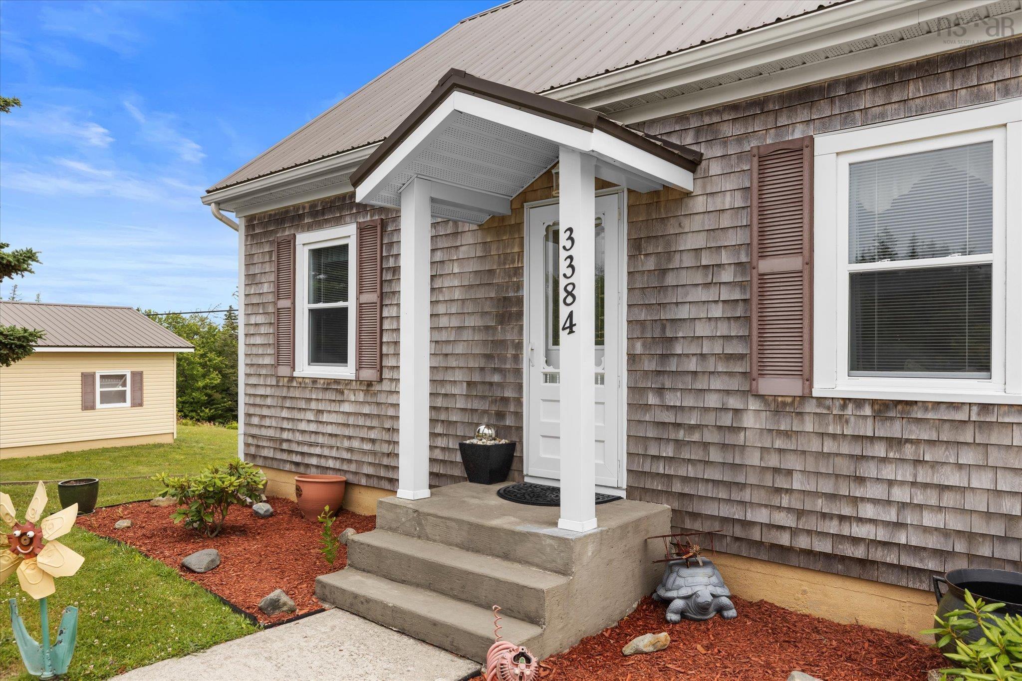 $499,500.00: 3384 Sandy Point Road, Jordan Bay