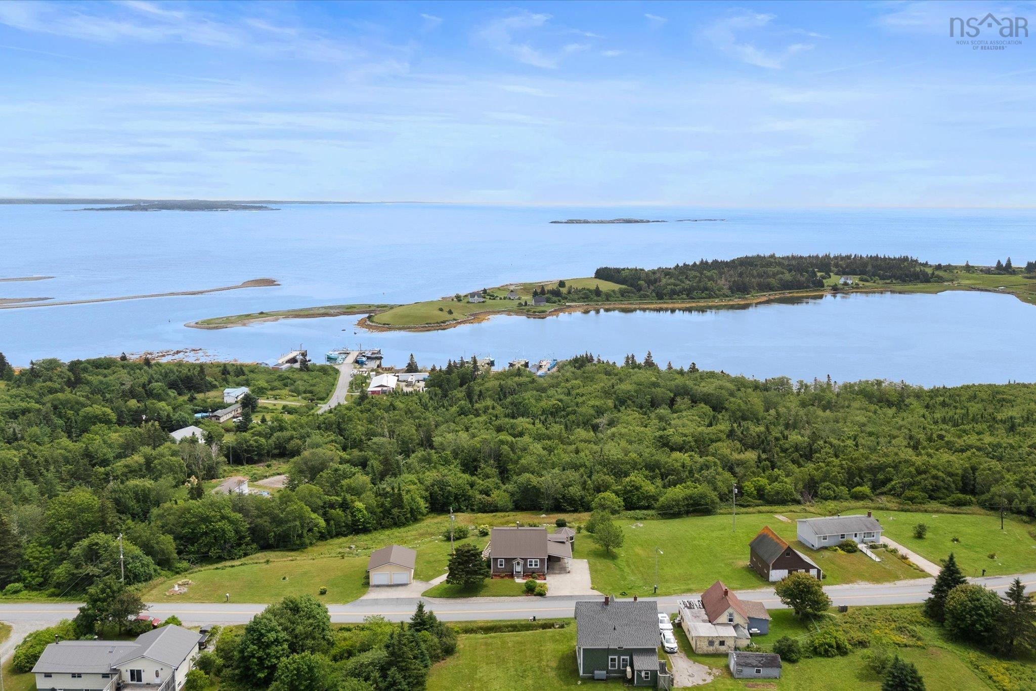 $499,500.00: 3384 Sandy Point Road, Jordan Bay