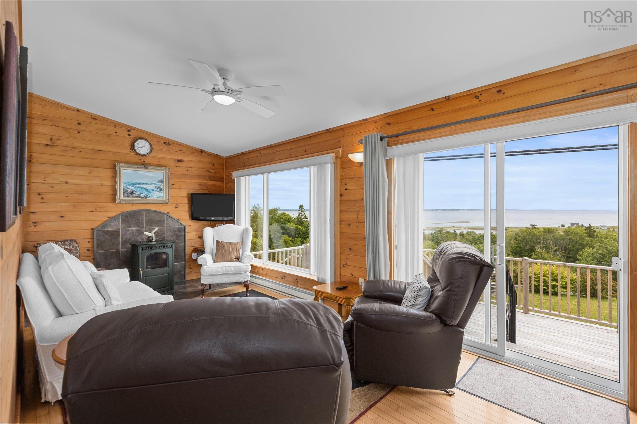 $499,500.00: 3384 Sandy Point Road, Jordan Bay