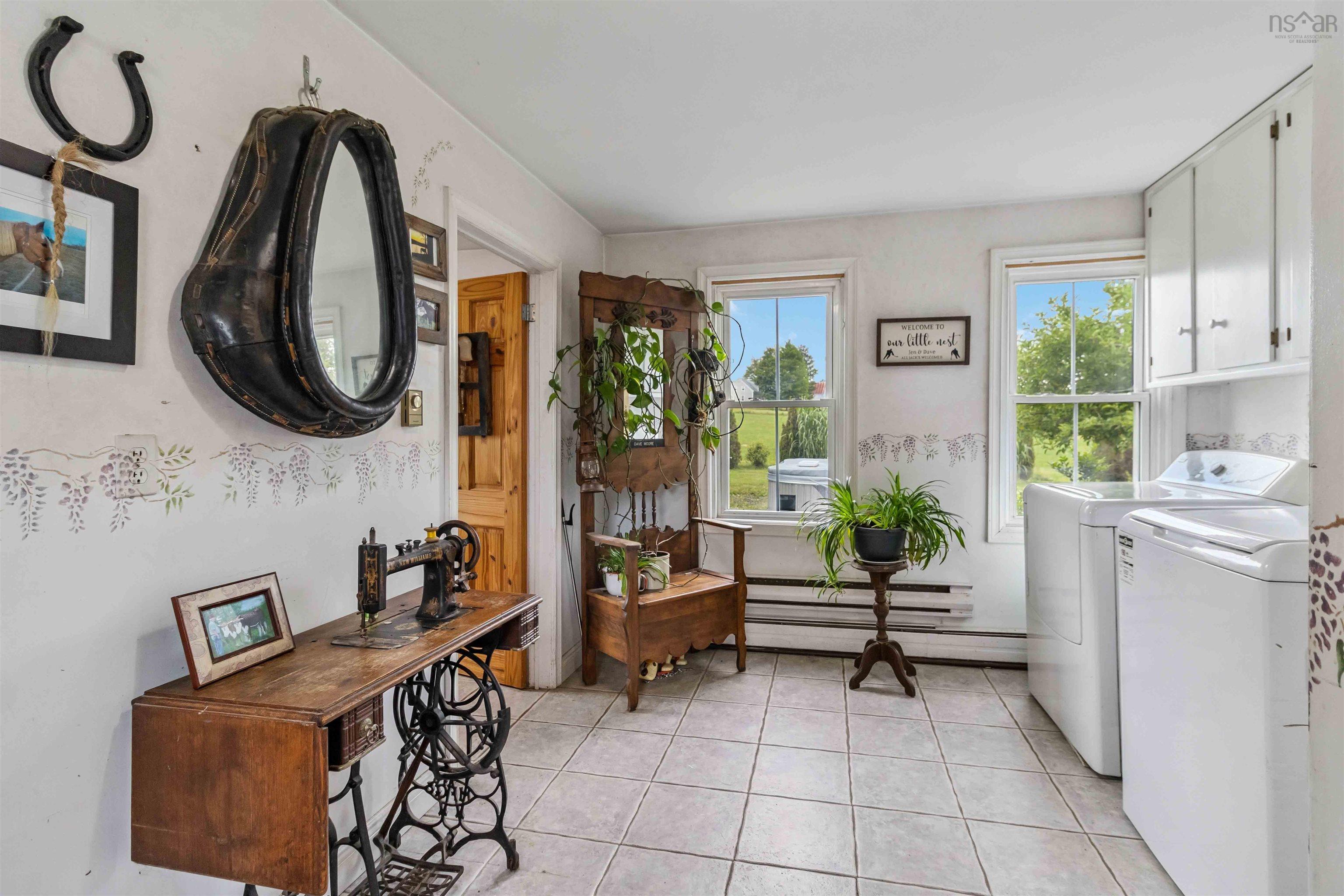 $549,900.00: 417 Penney Road, Upper Northfield