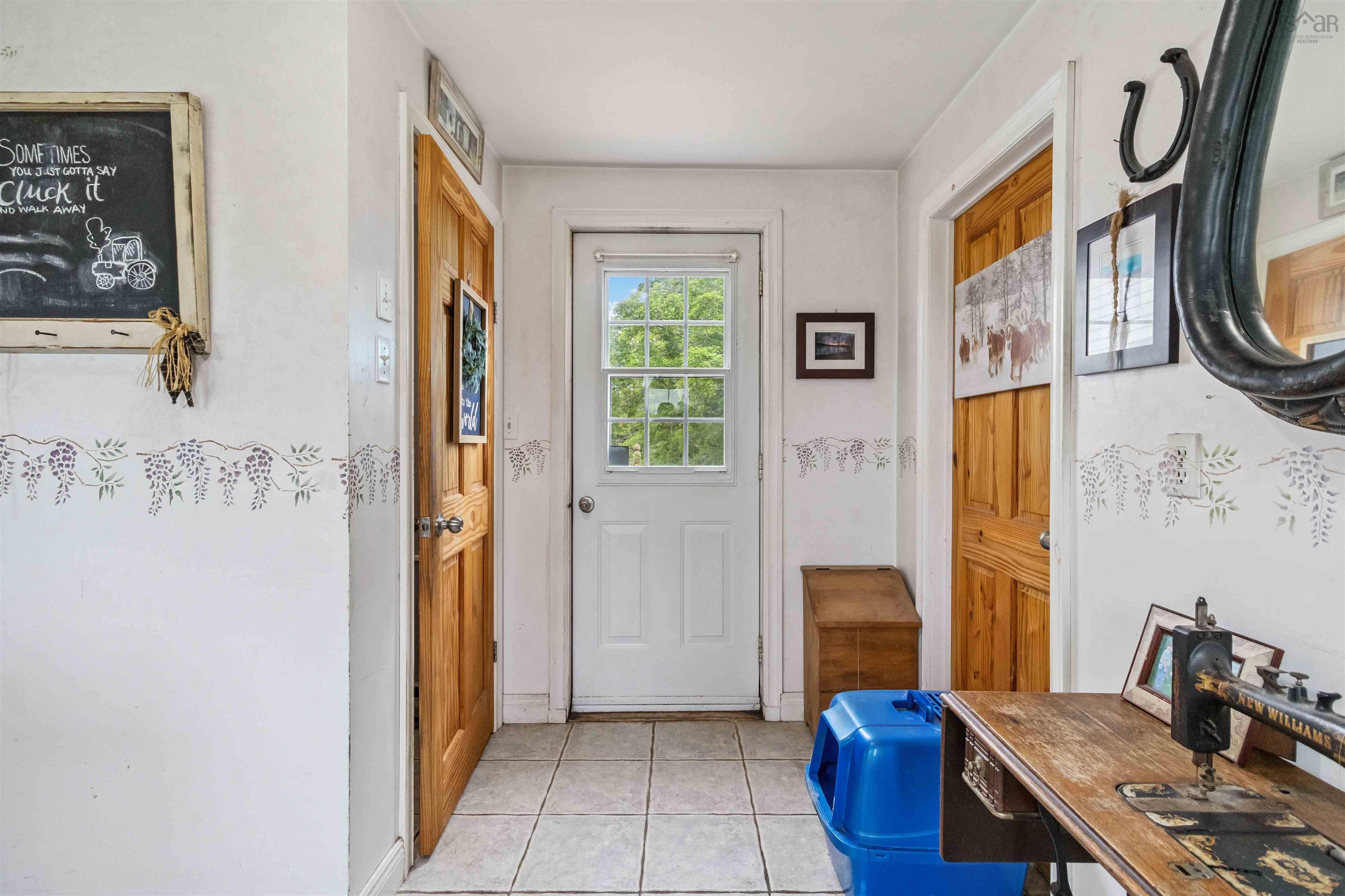 $549,900.00: 417 Penney Road, Upper Northfield