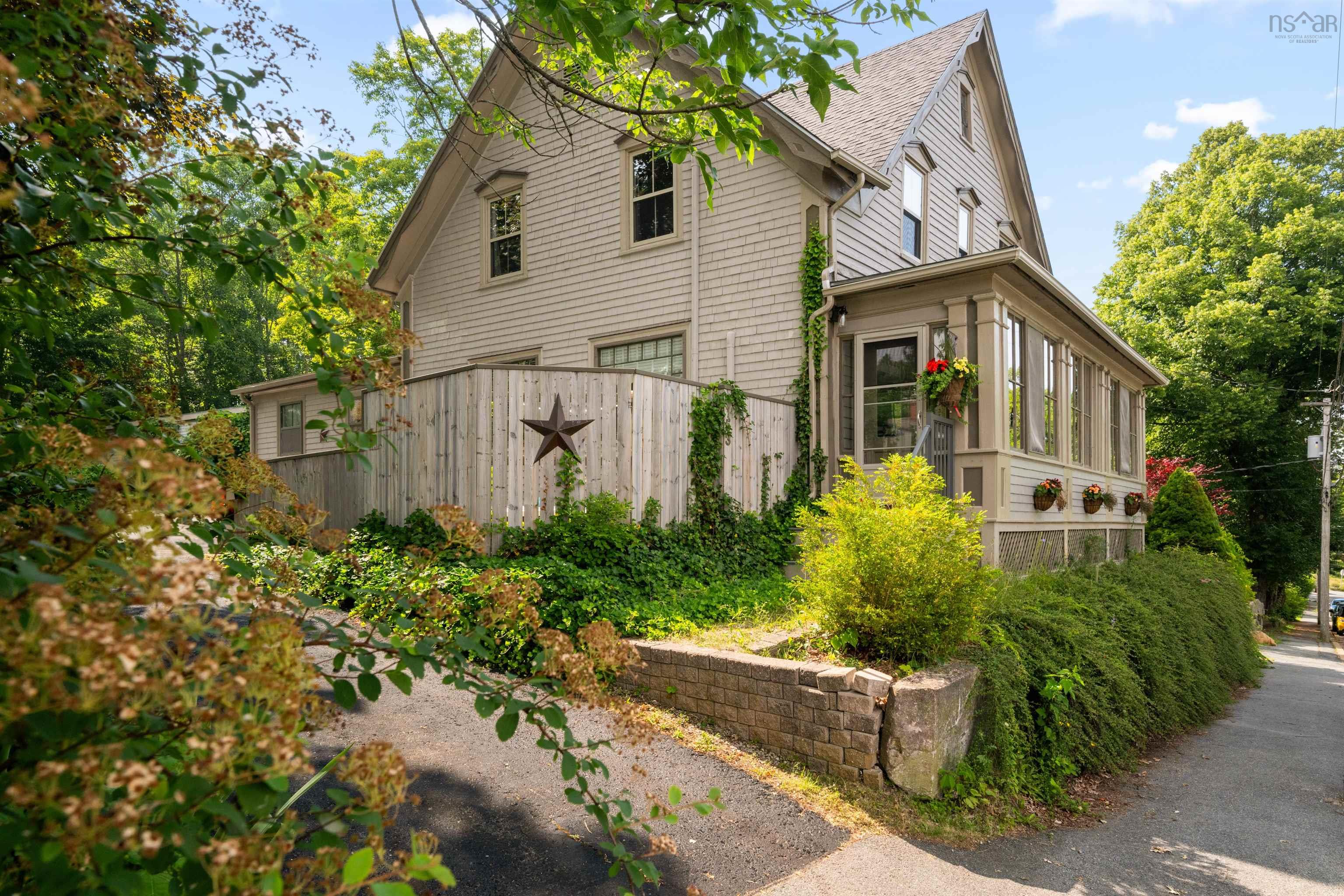 $579,900.00: 153 Pleasant Street, Bridgewater