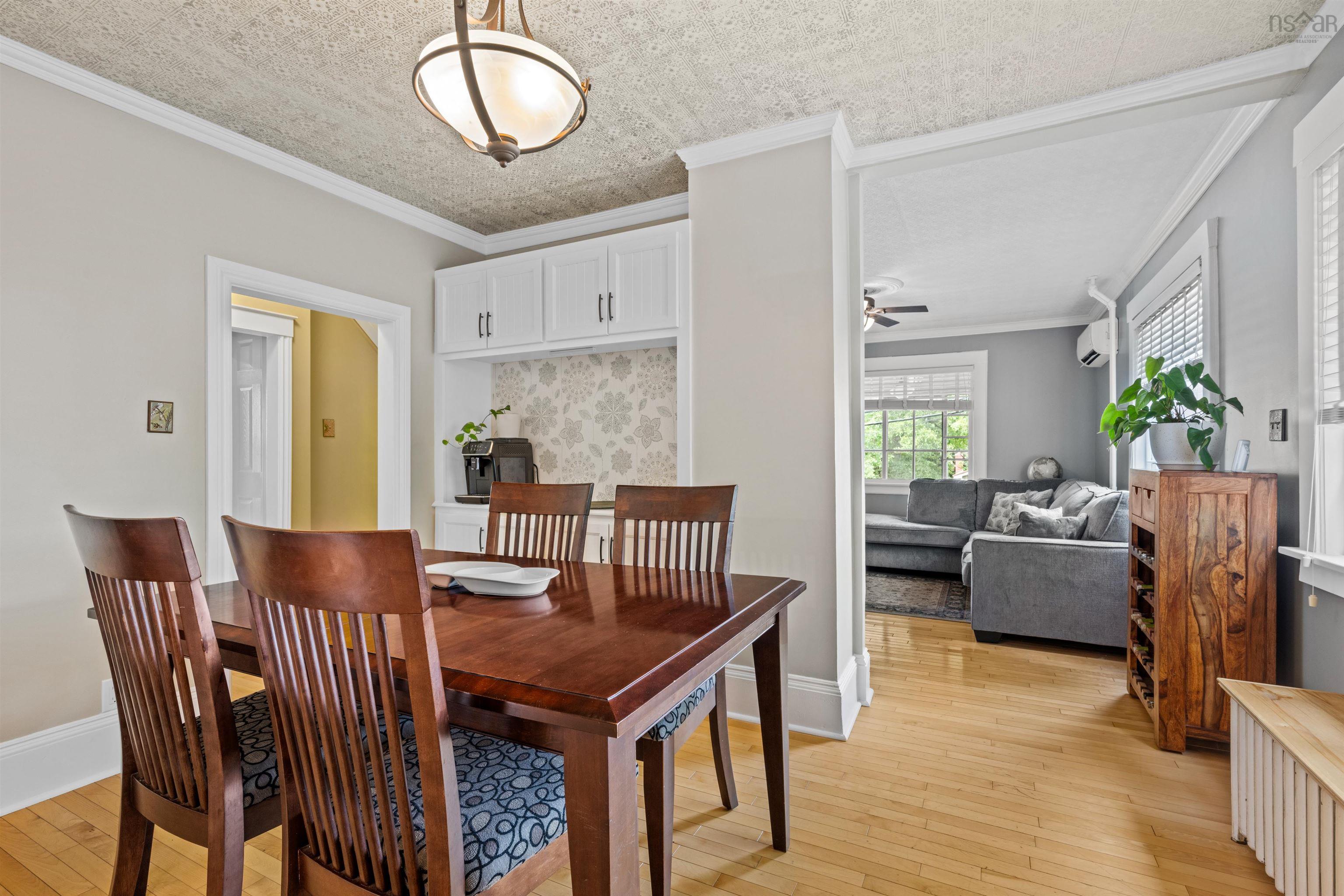 $579,900.00: 153 Pleasant Street, Bridgewater