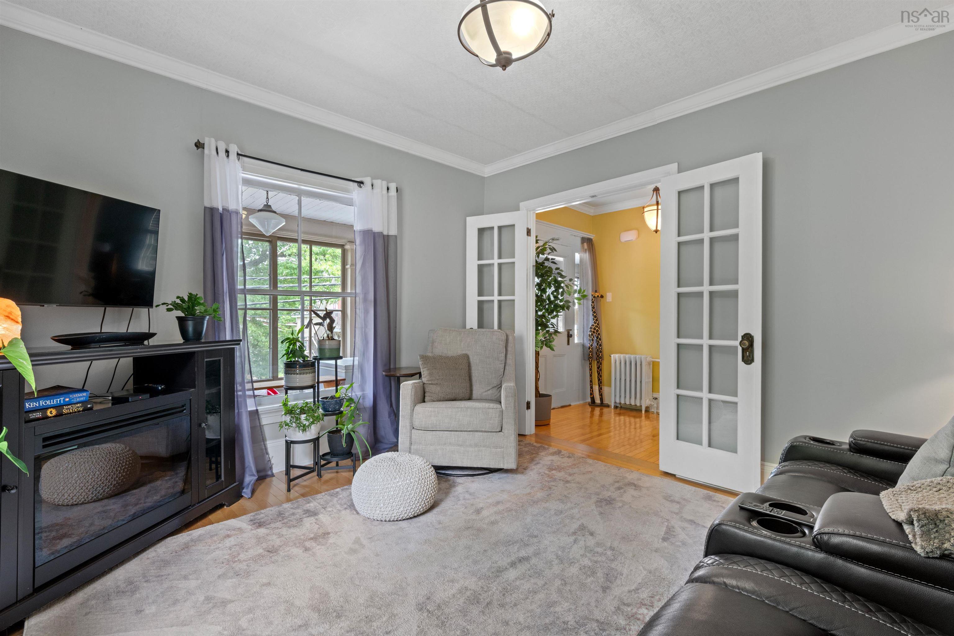 $579,900.00: 153 Pleasant Street, Bridgewater