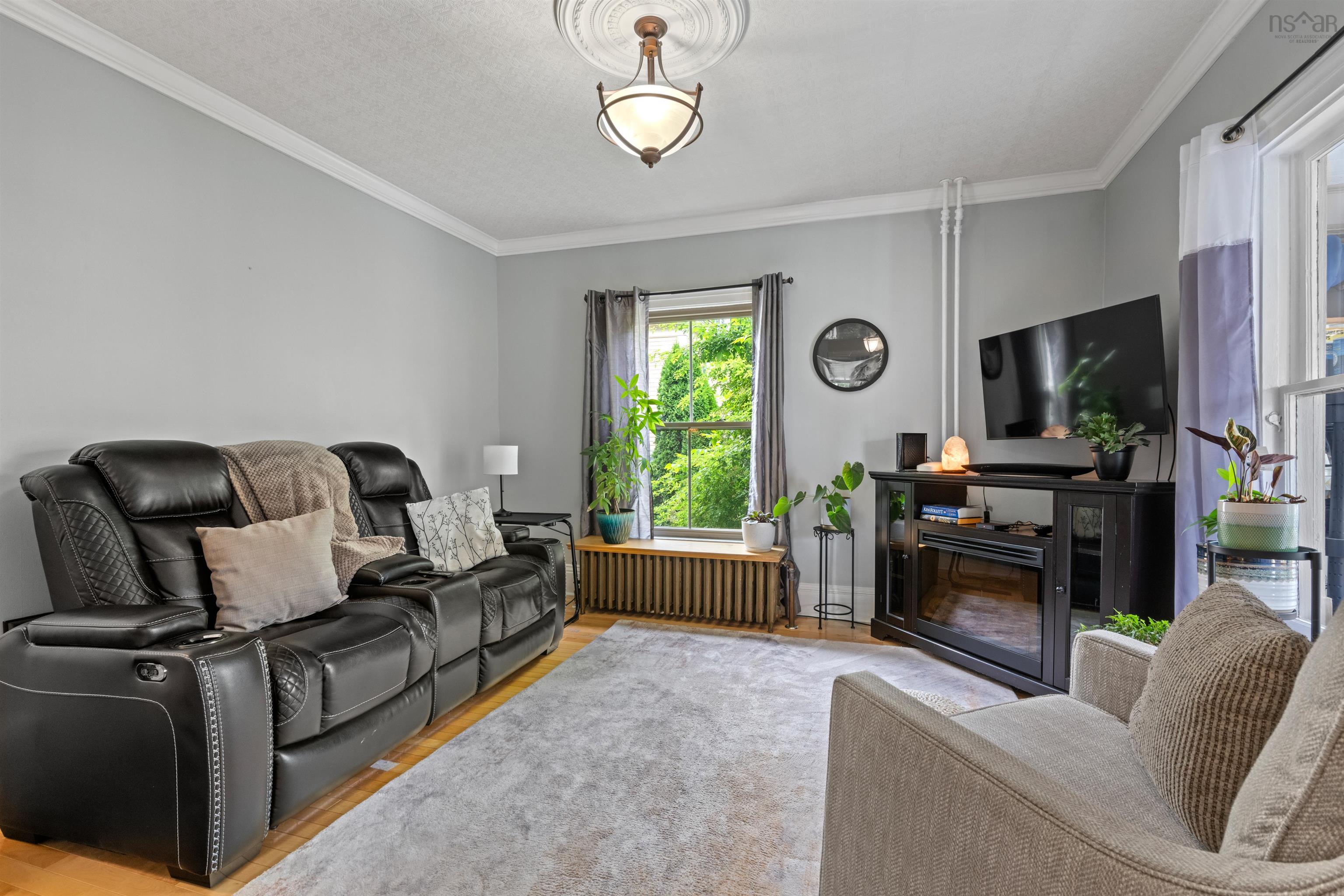 $579,900.00: 153 Pleasant Street, Bridgewater