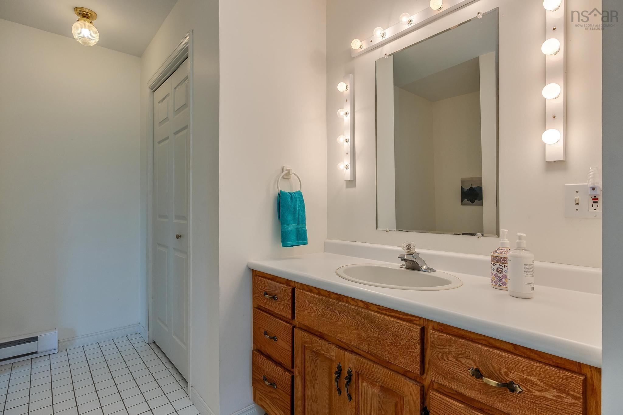 $799,900.00: 37 Orchard Heights, Maders Cove