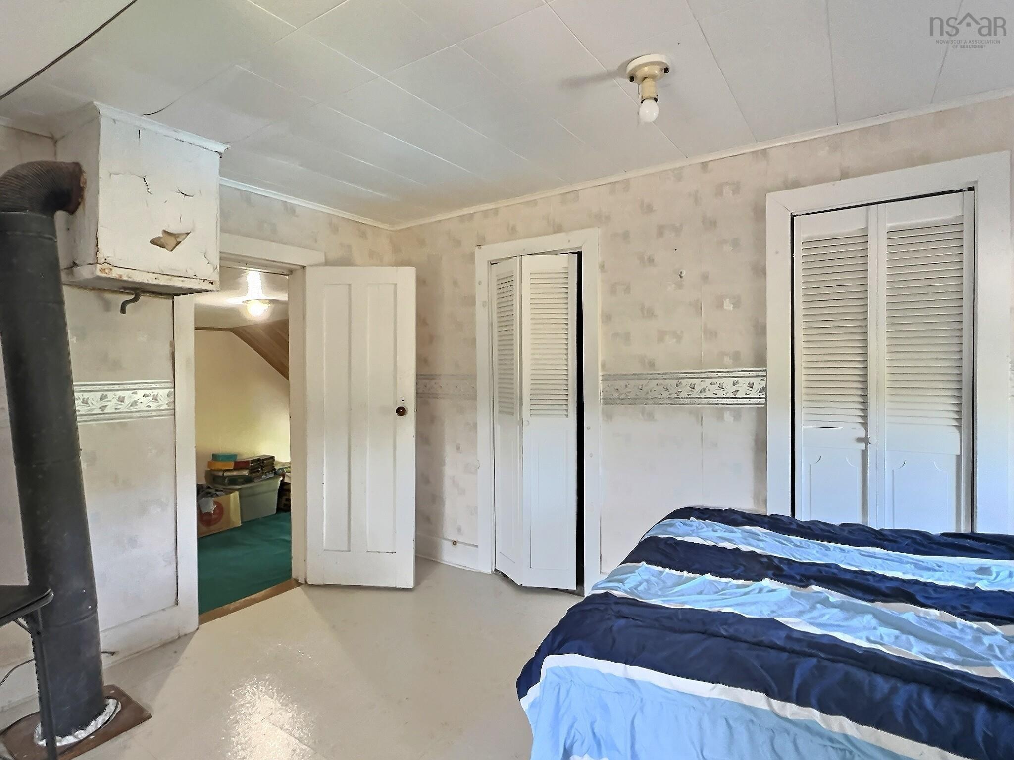 $199,000.00: 5588 204 Highway, Oxford