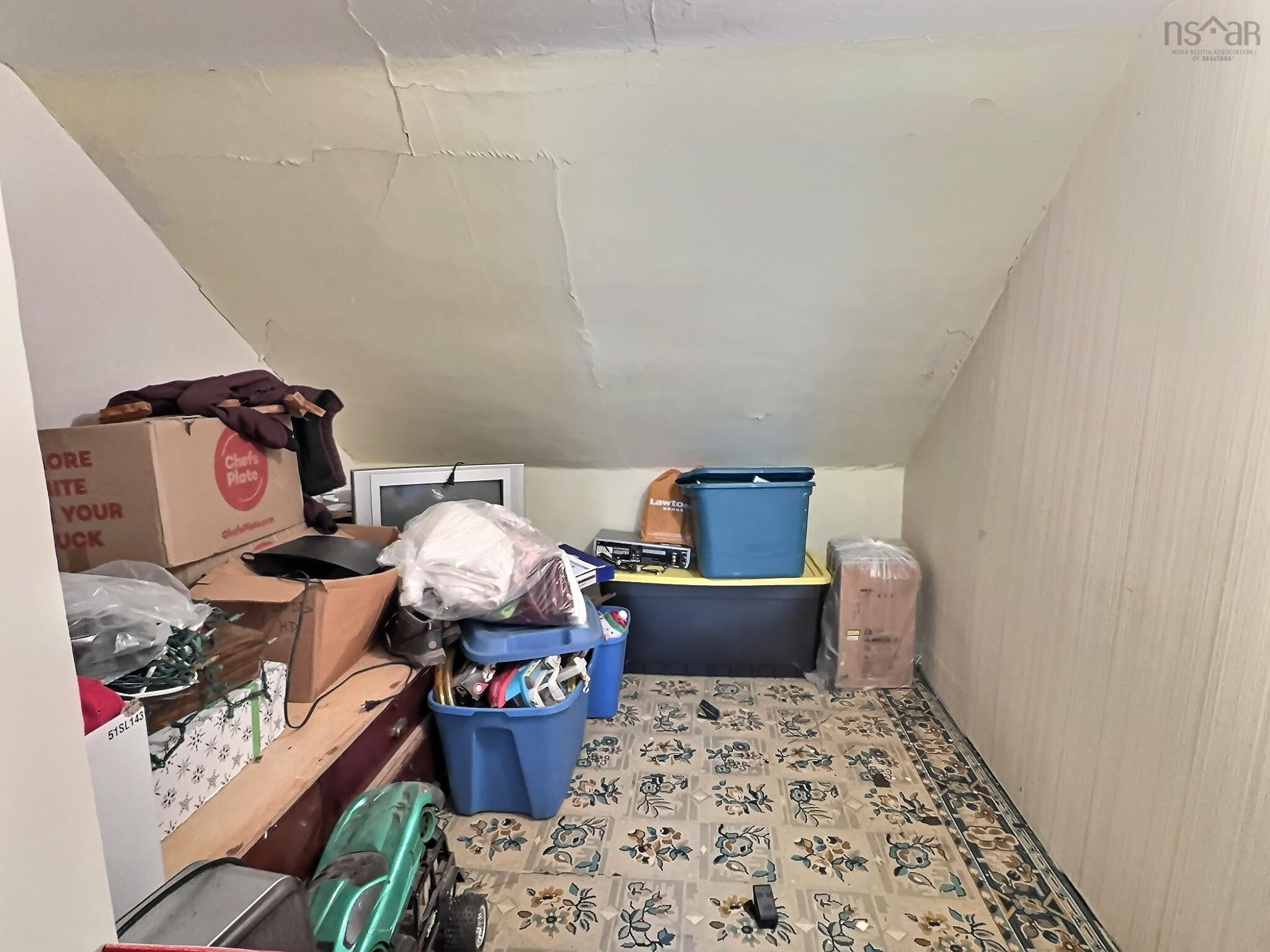 $199,000.00: 5588 204 Highway, Oxford