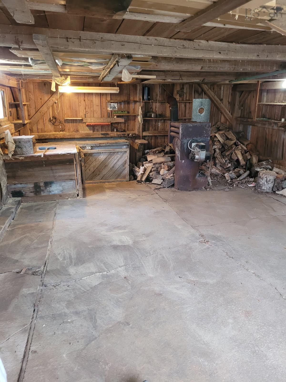 $199,000.00: 5588 204 Highway, Oxford