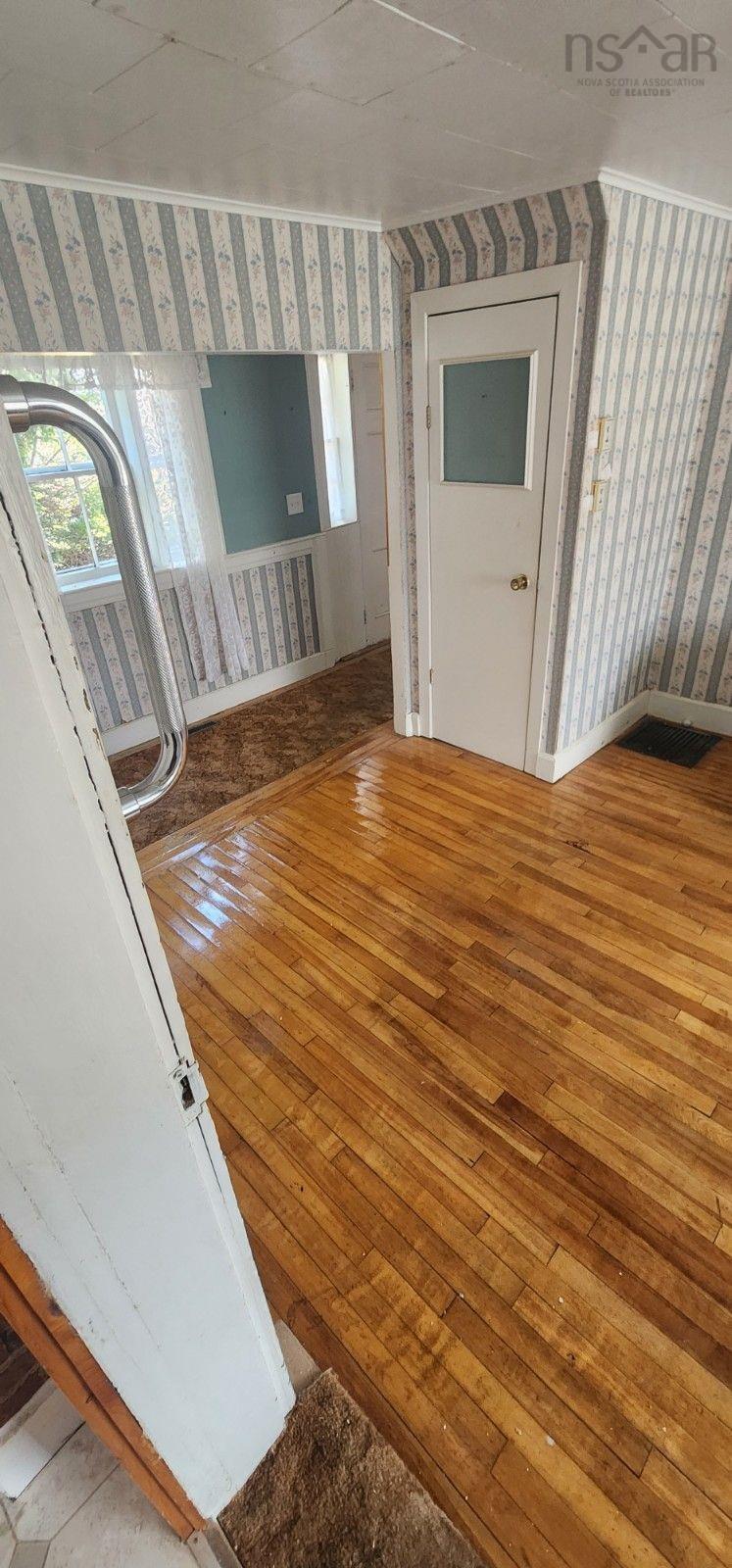 $199,000.00: 5588 204 Highway, Oxford