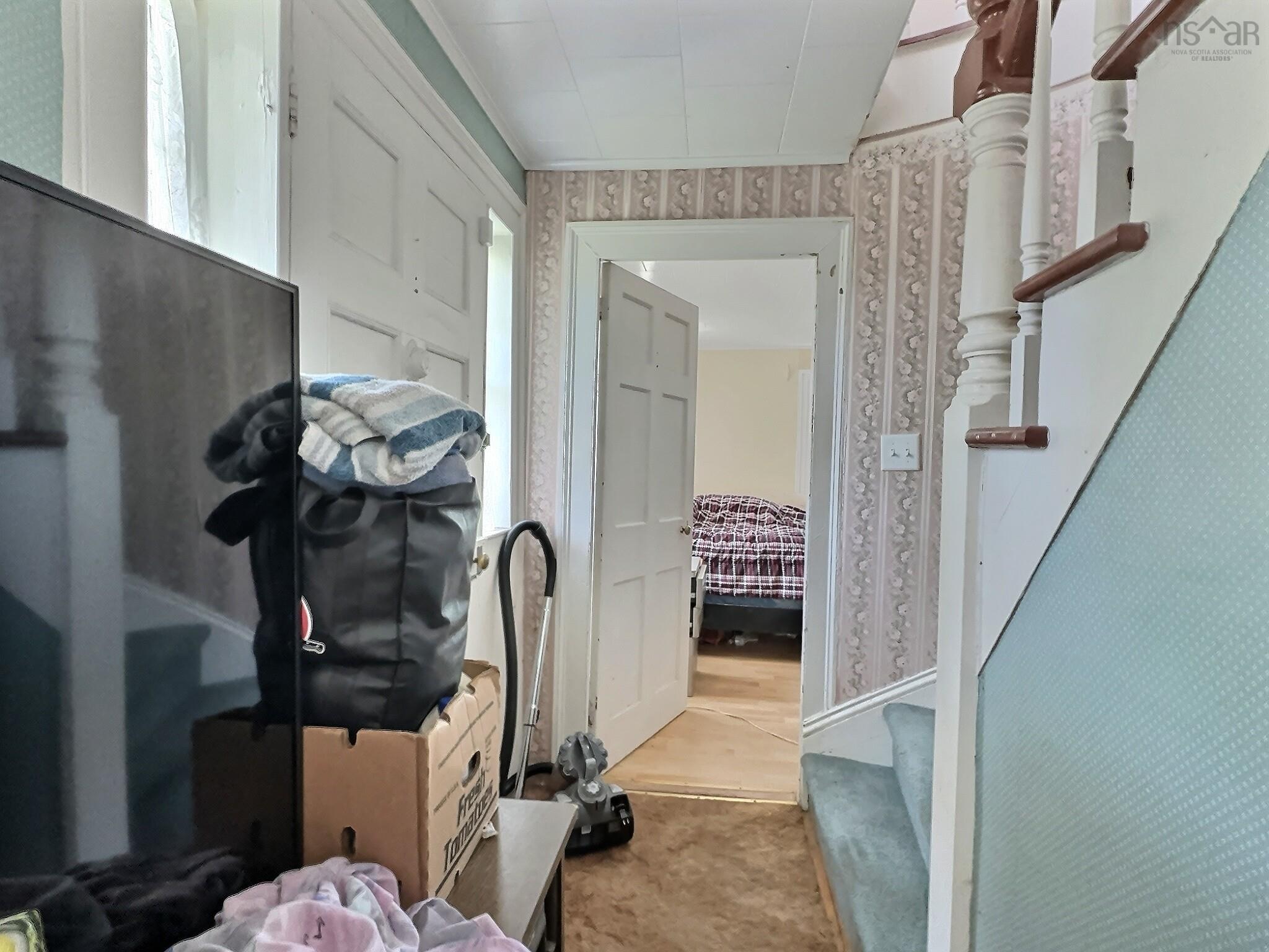 $199,000.00: 5588 204 Highway, Oxford