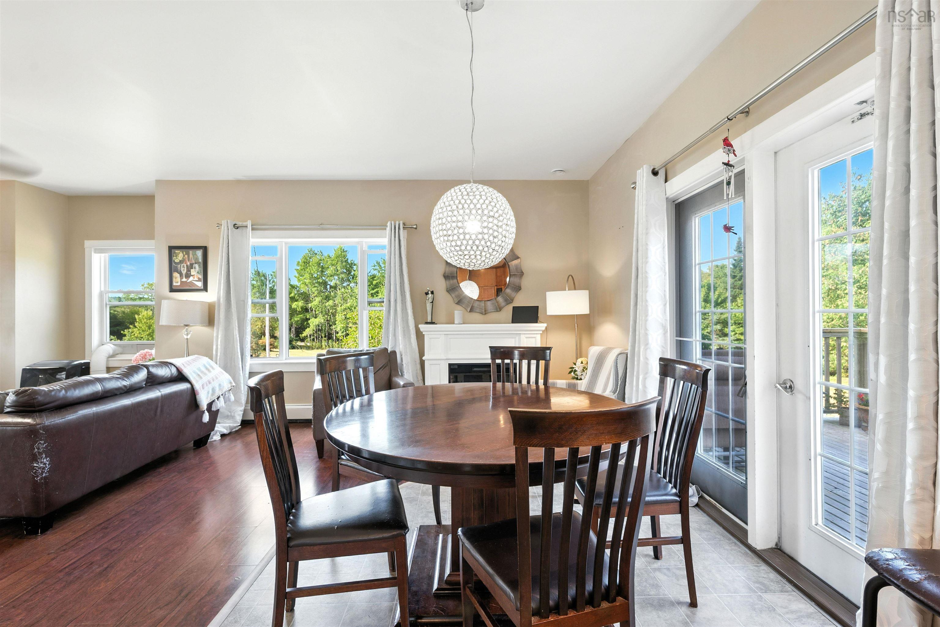 $675,000.00: 754 Greenhill Road, Greenhill