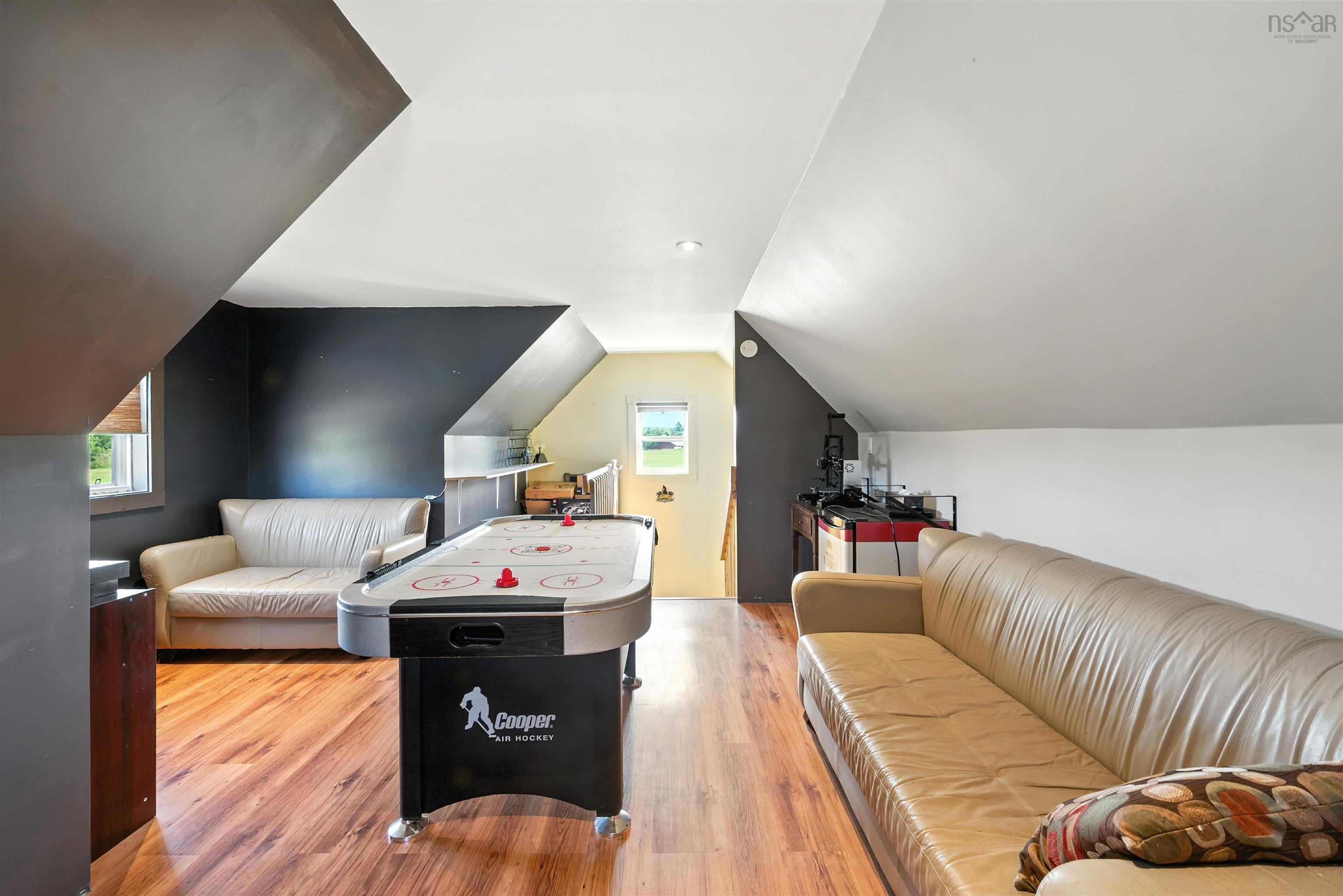 $675,000.00: 754 Greenhill Road, Greenhill