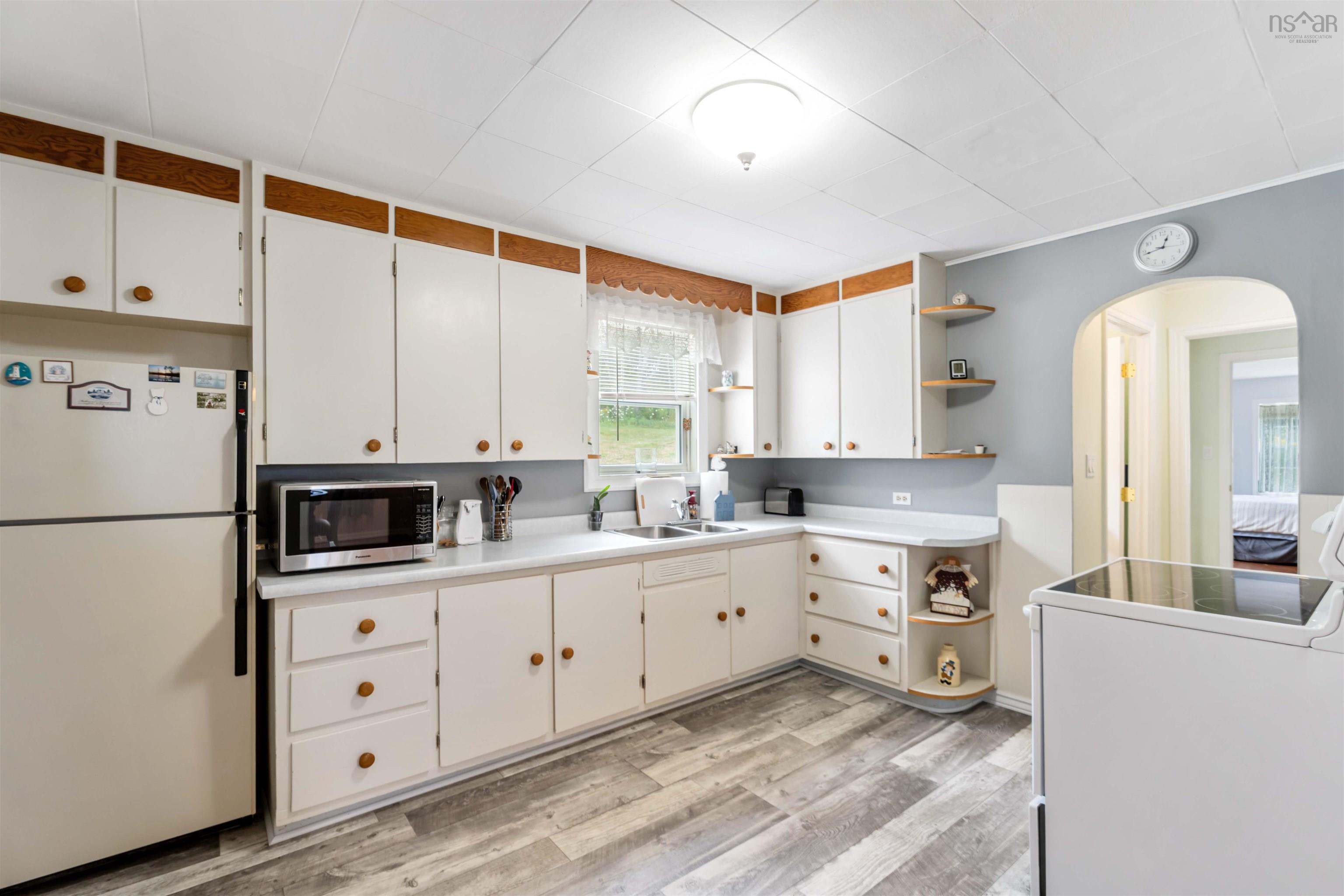 $329,000.00: 4634 Shore Road W, Parkers Cove