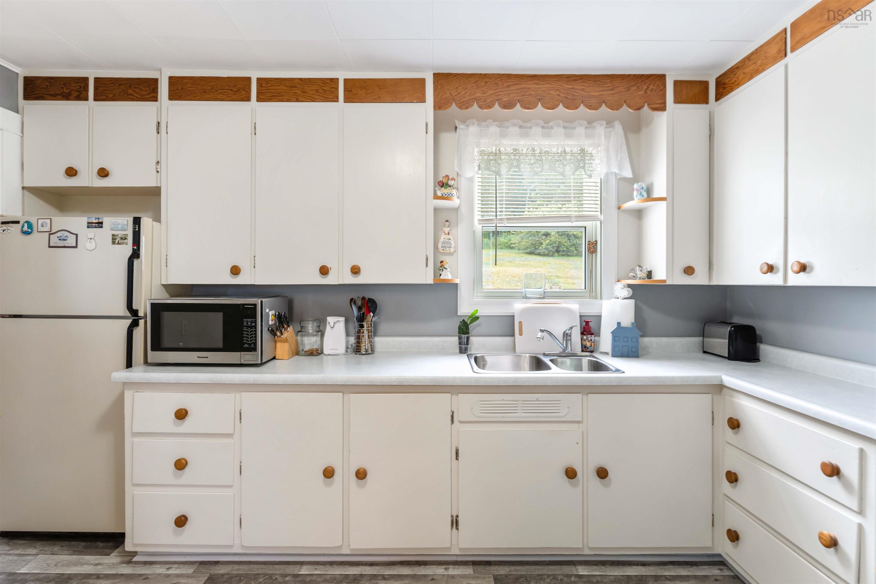 $329,000.00: 4634 Shore Road W, Parkers Cove