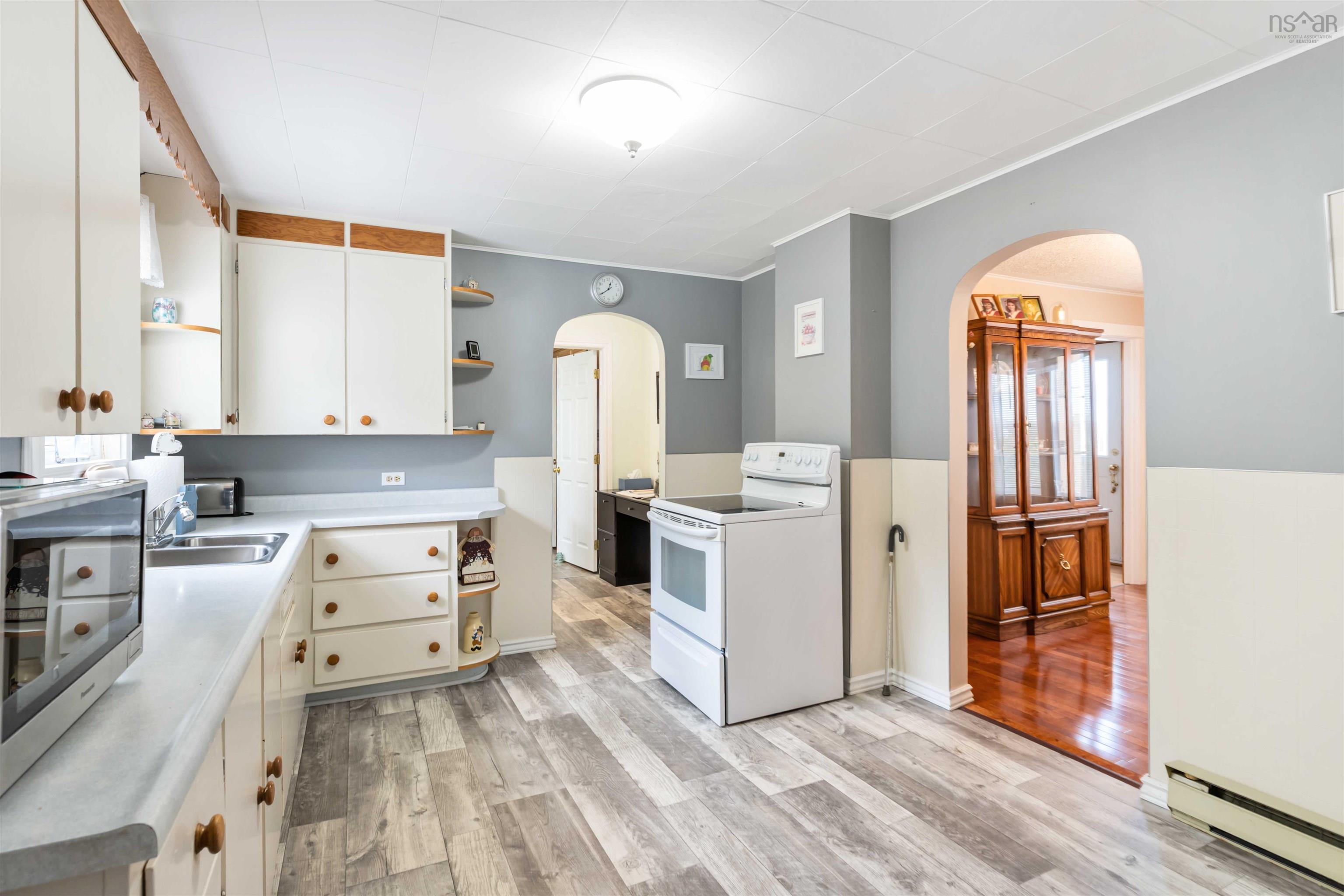 $329,000.00: 4634 Shore Road W, Parkers Cove