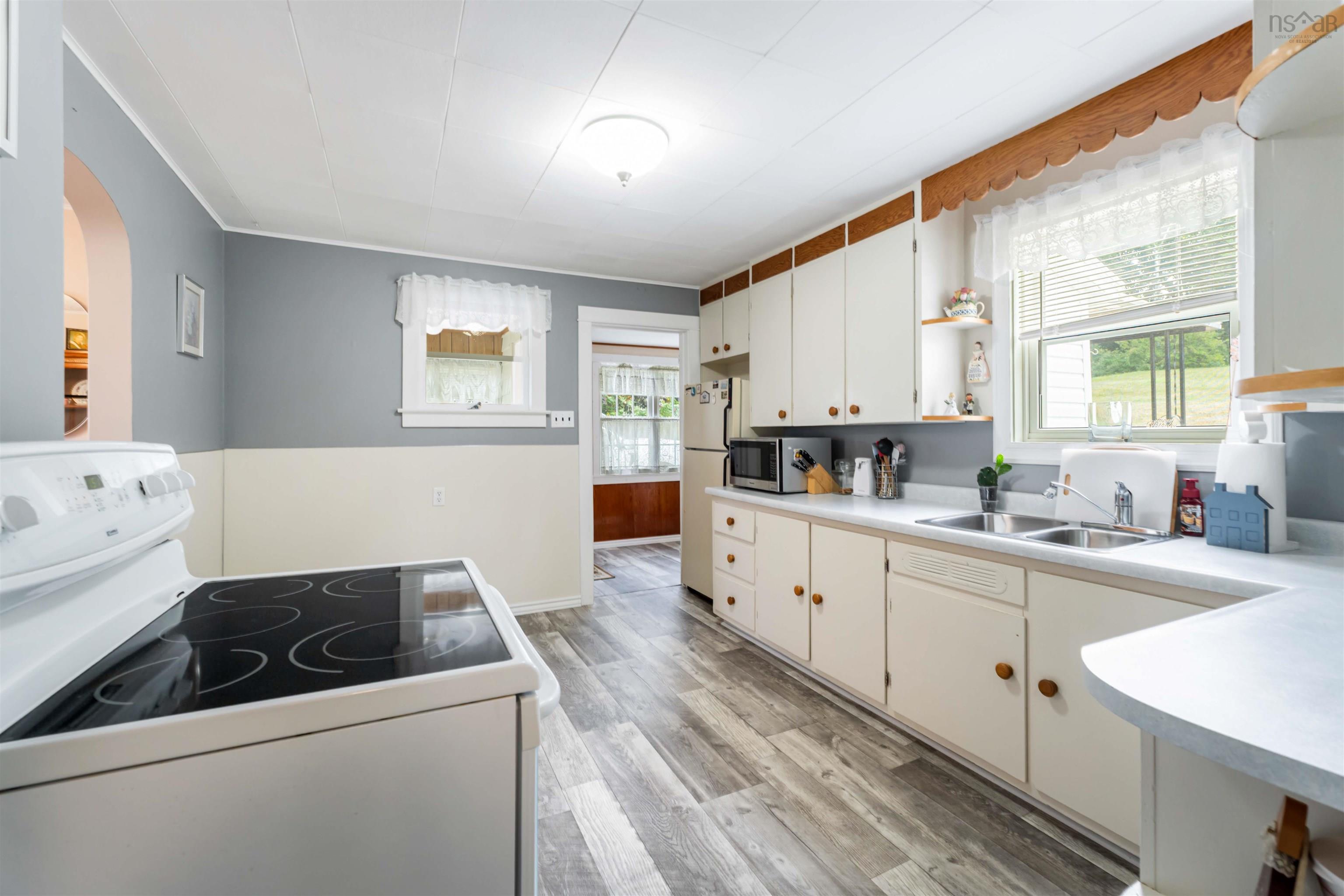 $329,000.00: 4634 Shore Road W, Parkers Cove