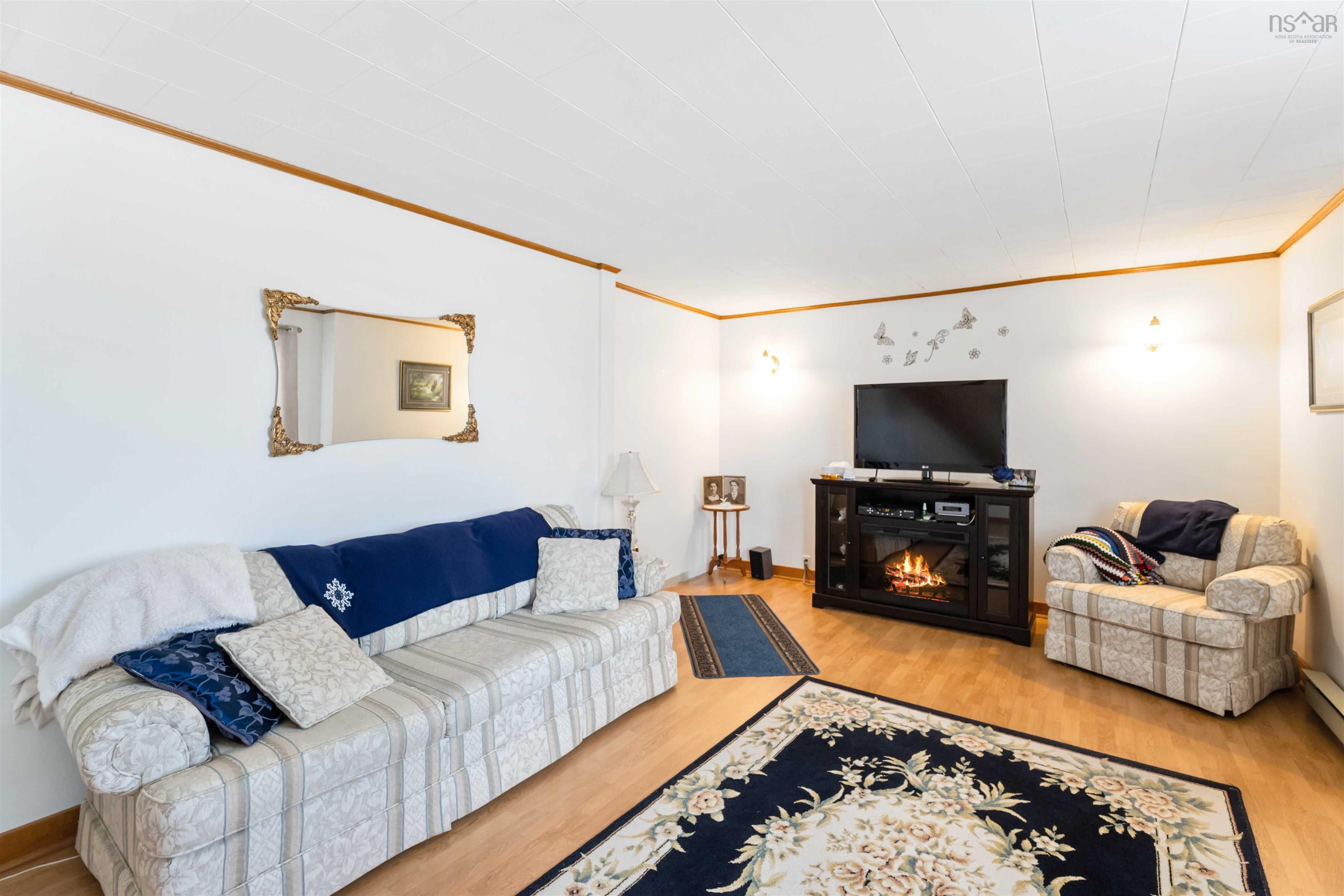 $329,000.00: 4634 Shore Road W, Parkers Cove