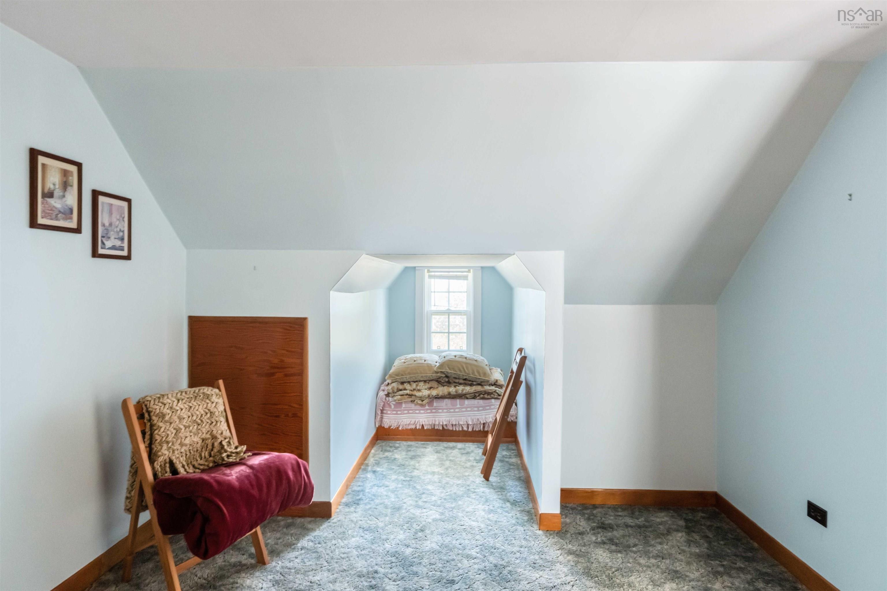 $329,000.00: 4634 Shore Road W, Parkers Cove