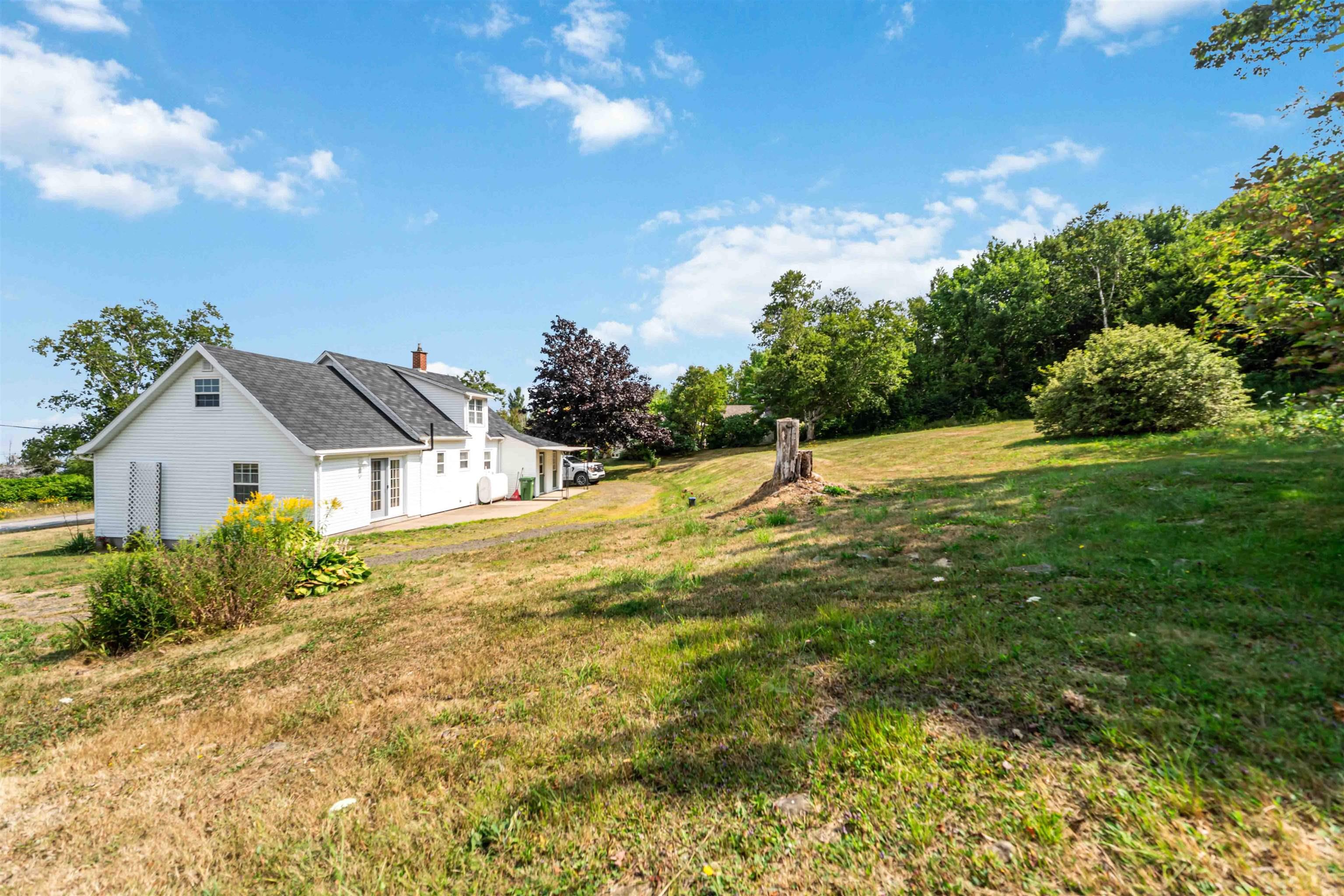 $329,000.00: 4634 Shore Road W, Parkers Cove