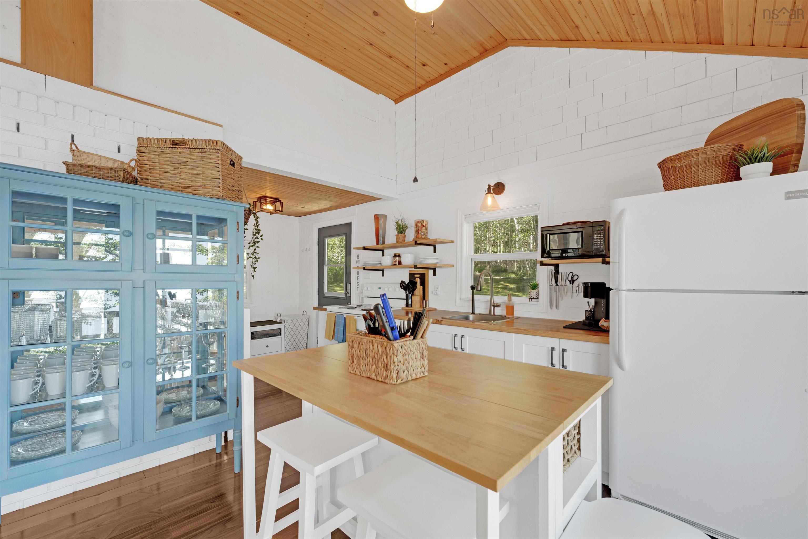 $325,000.00: 5232 Highway 340, Forest Glen