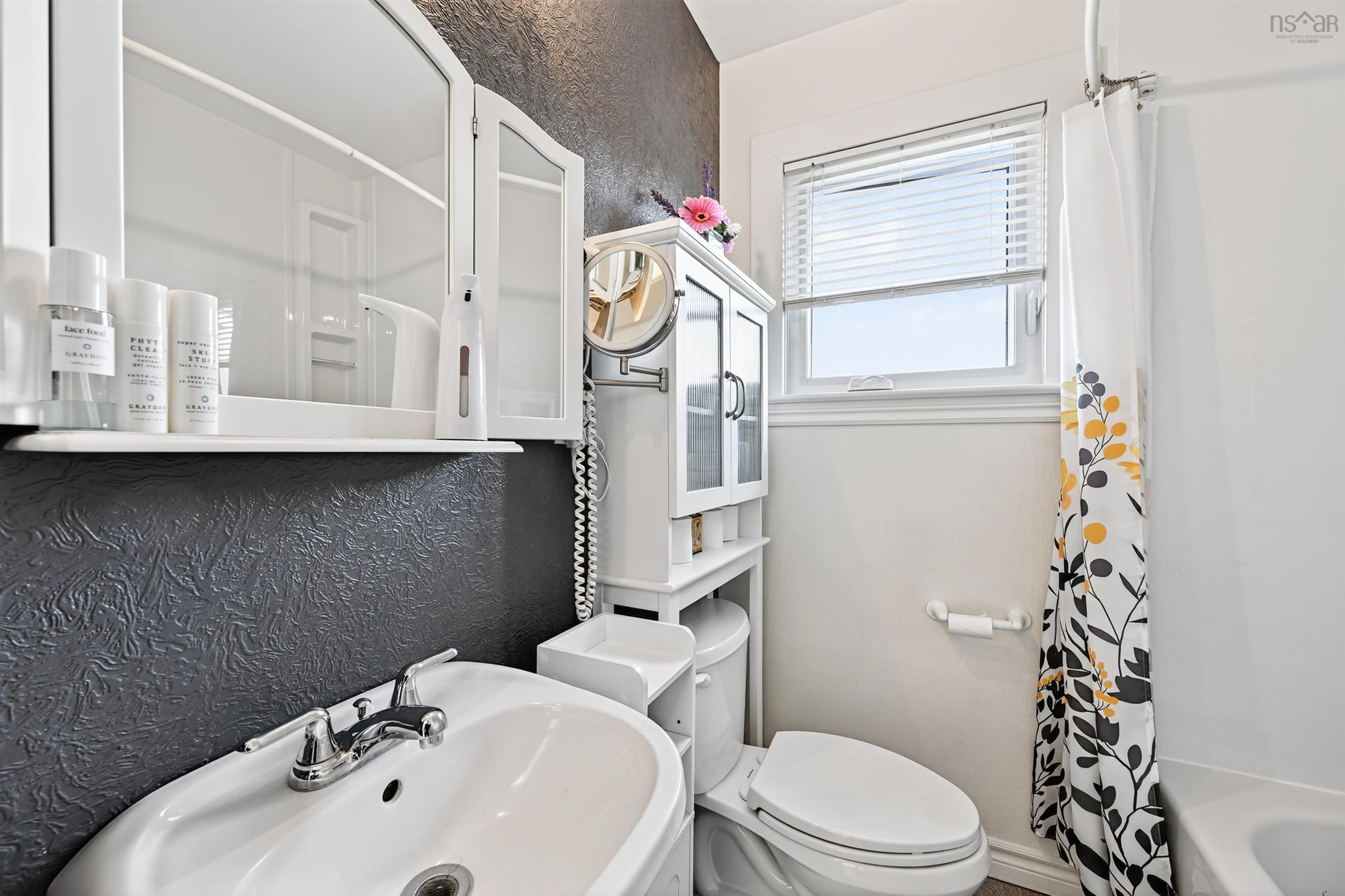 $535,000.00: 5000 Louisbourg Highway, Albert Bridge