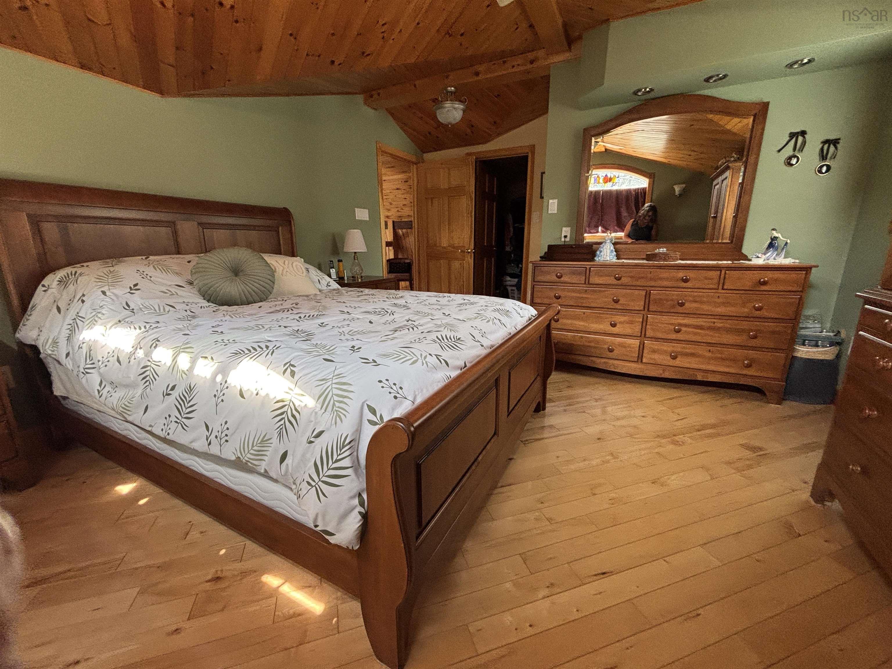 $749,000.00: 69 Thumb Cap Point Road, Labelle