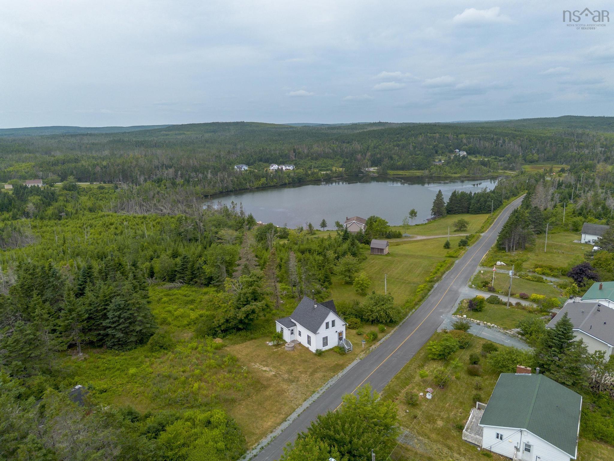 140 Hartling Road photo #32