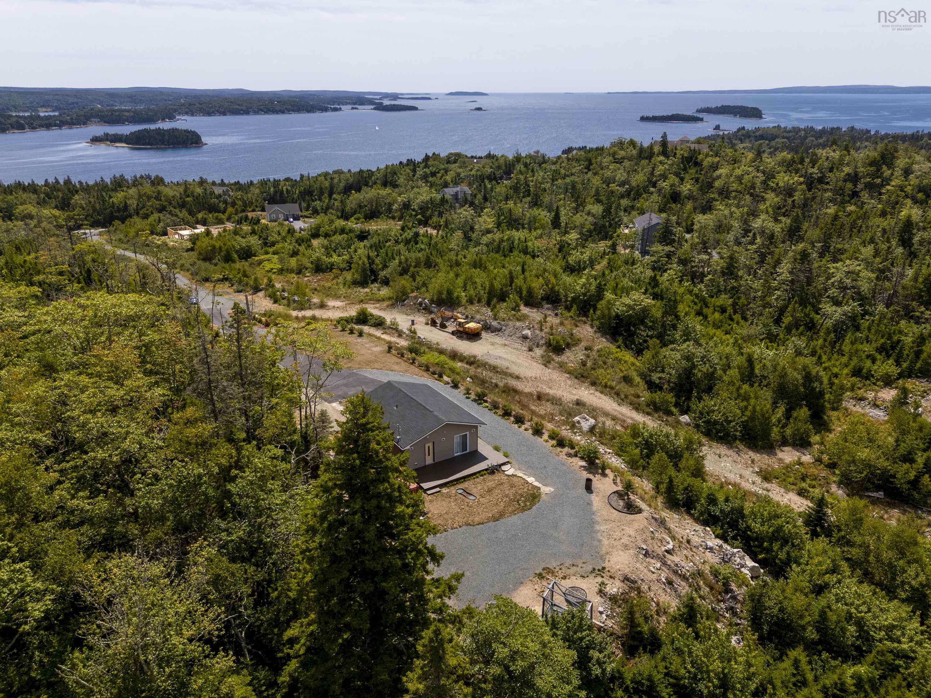 166 Hillside Drive, Boutiliers Point, NS (MLS® 202521594) | Boutiliers Point Real Estate | RE/MAX Halifax