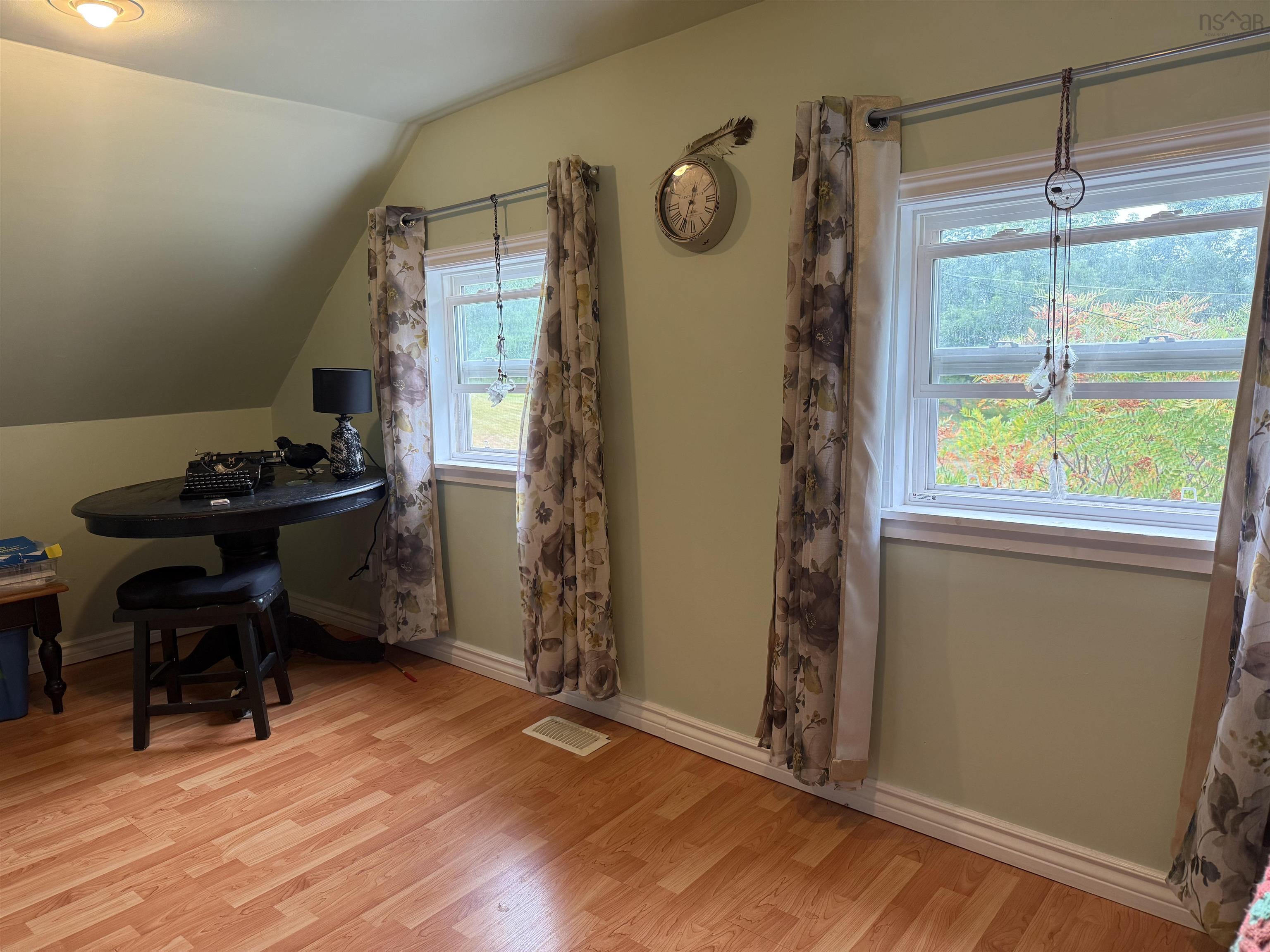 $274,999.00: 9361 16 Highway, Cooks Cove