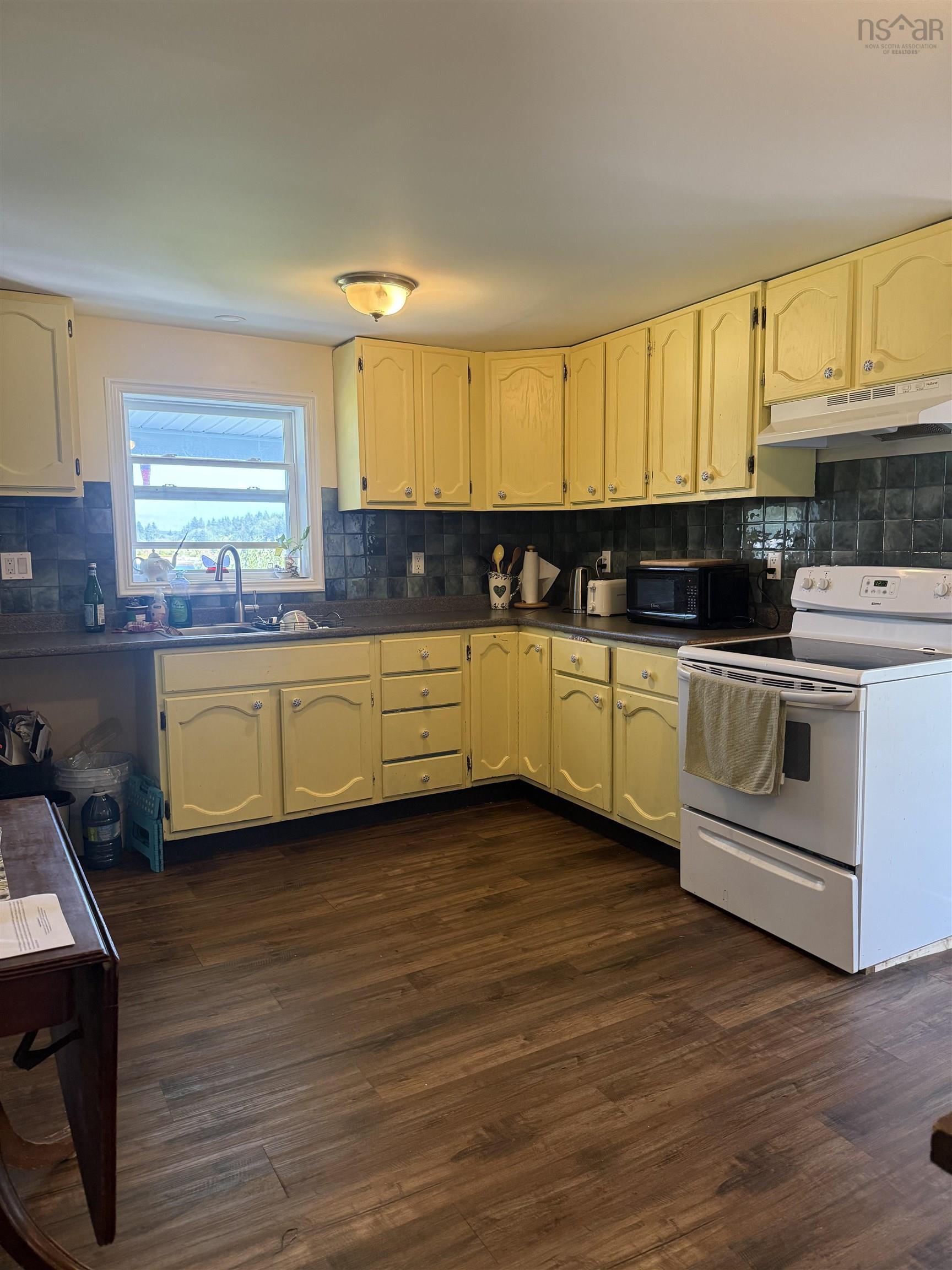$274,999.00: 9361 16 Highway, Cooks Cove