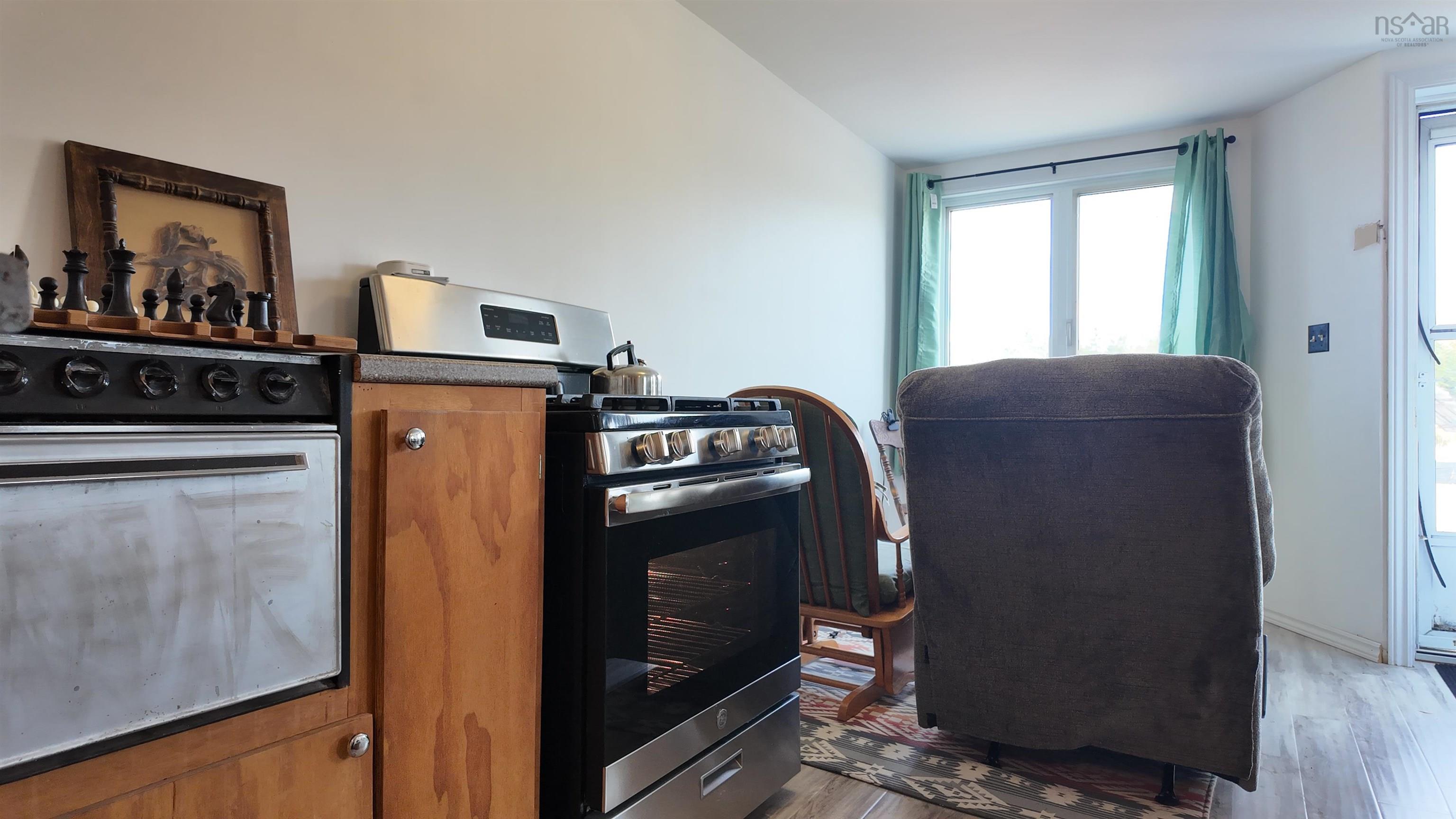 $229,900.00: 588 Sunset Drive, Lansdowne