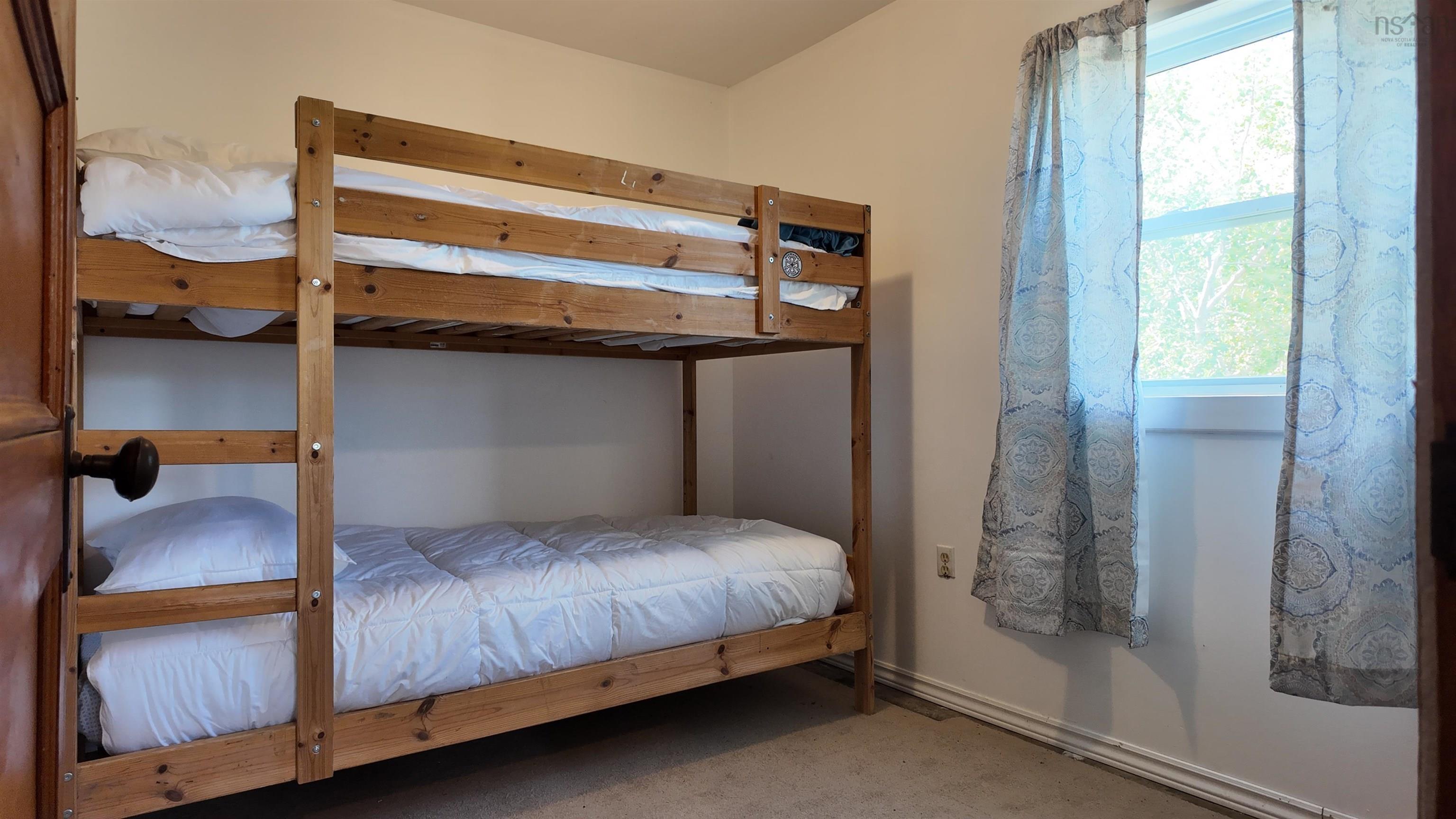 $229,900.00: 588 Sunset Drive, Lansdowne