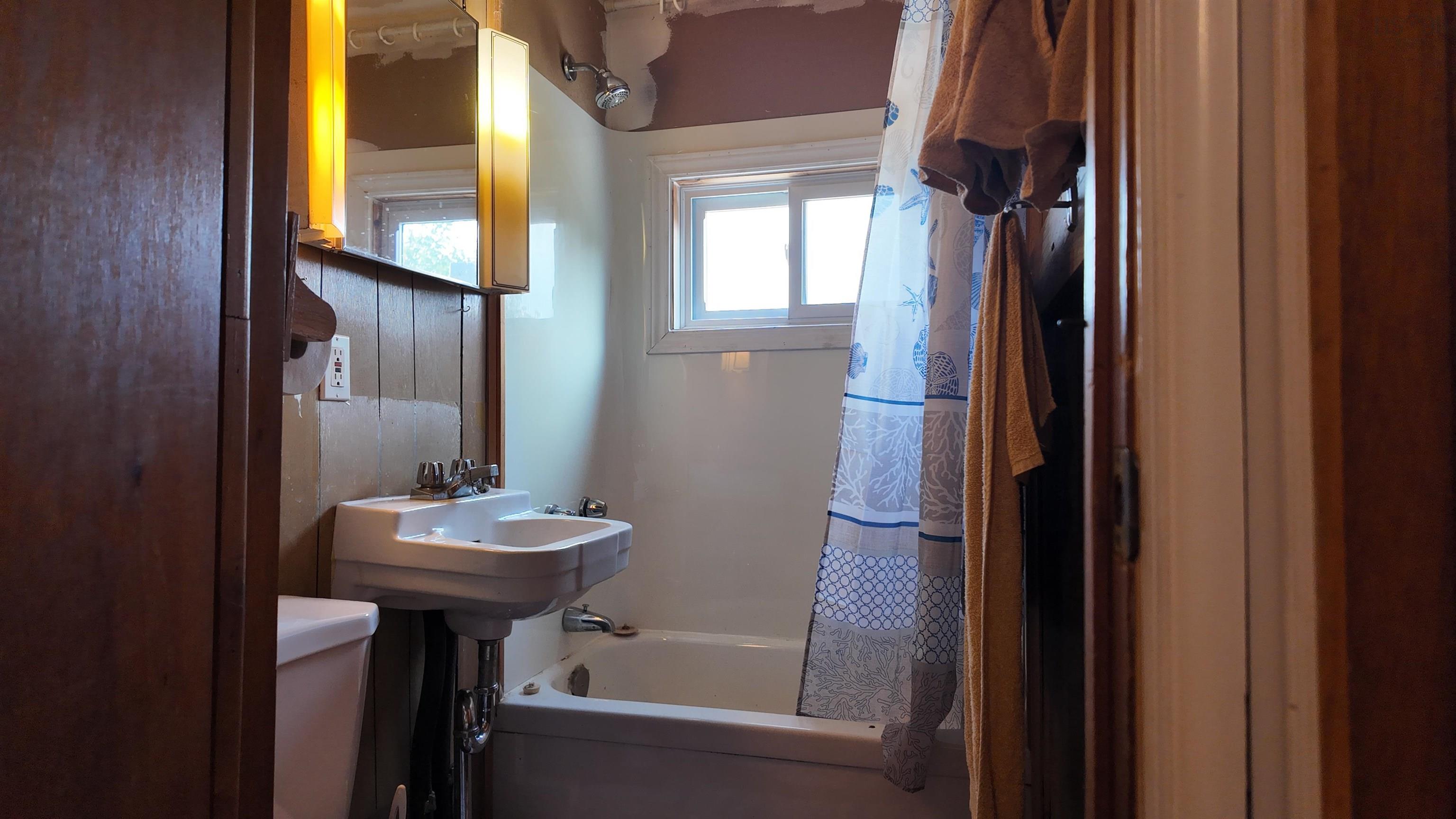 $229,900.00: 588 Sunset Drive, Lansdowne