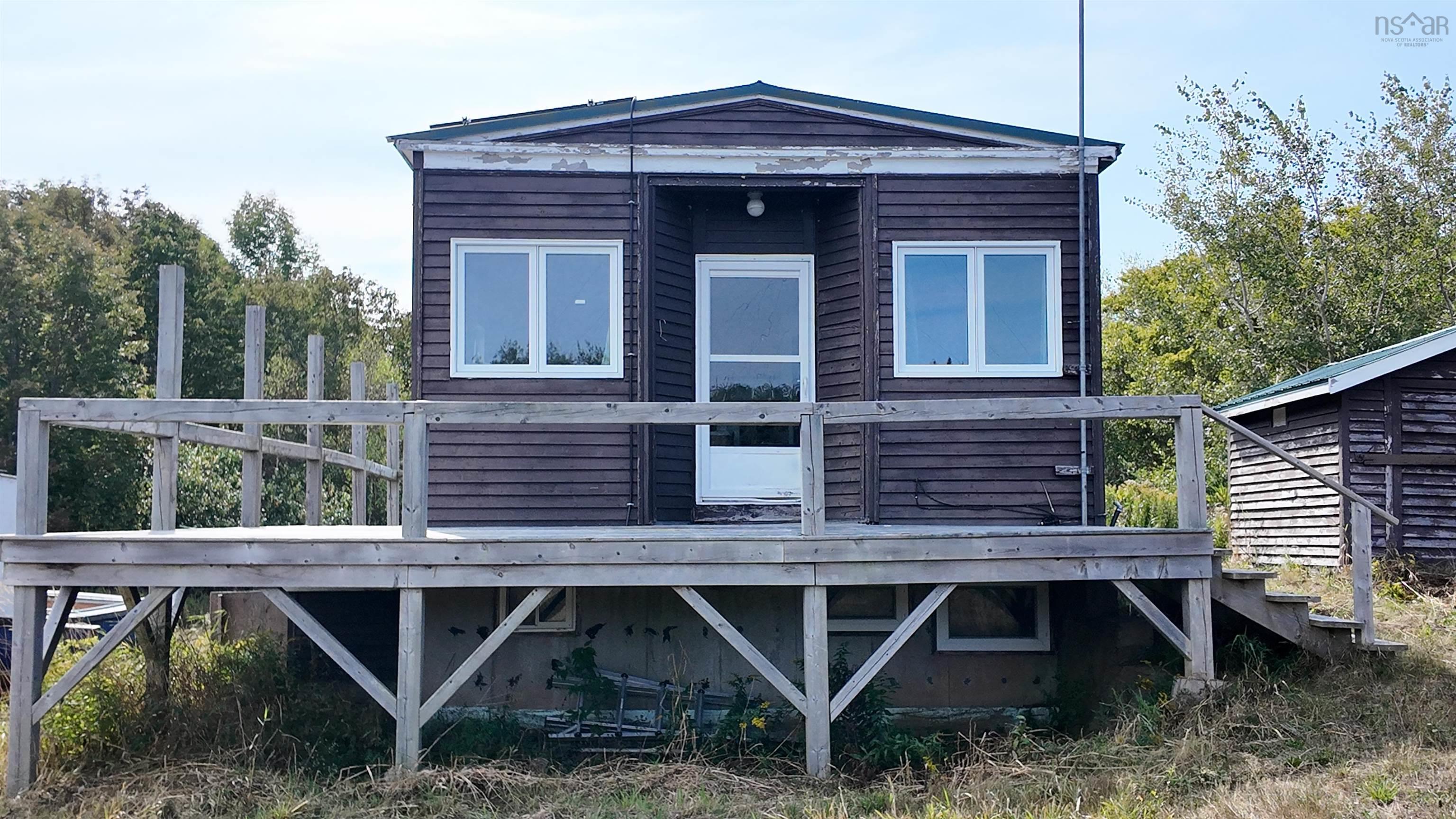 $229,900.00: 588 Sunset Drive, Lansdowne