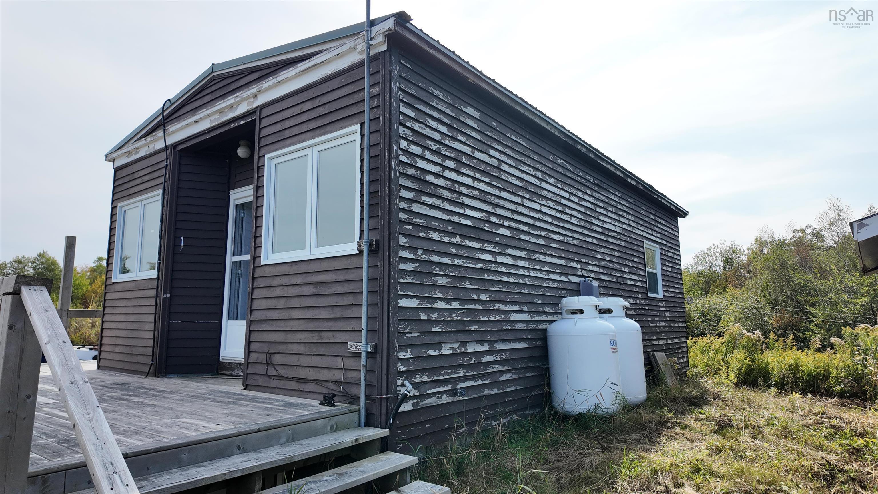 $229,900.00: 588 Sunset Drive, Lansdowne