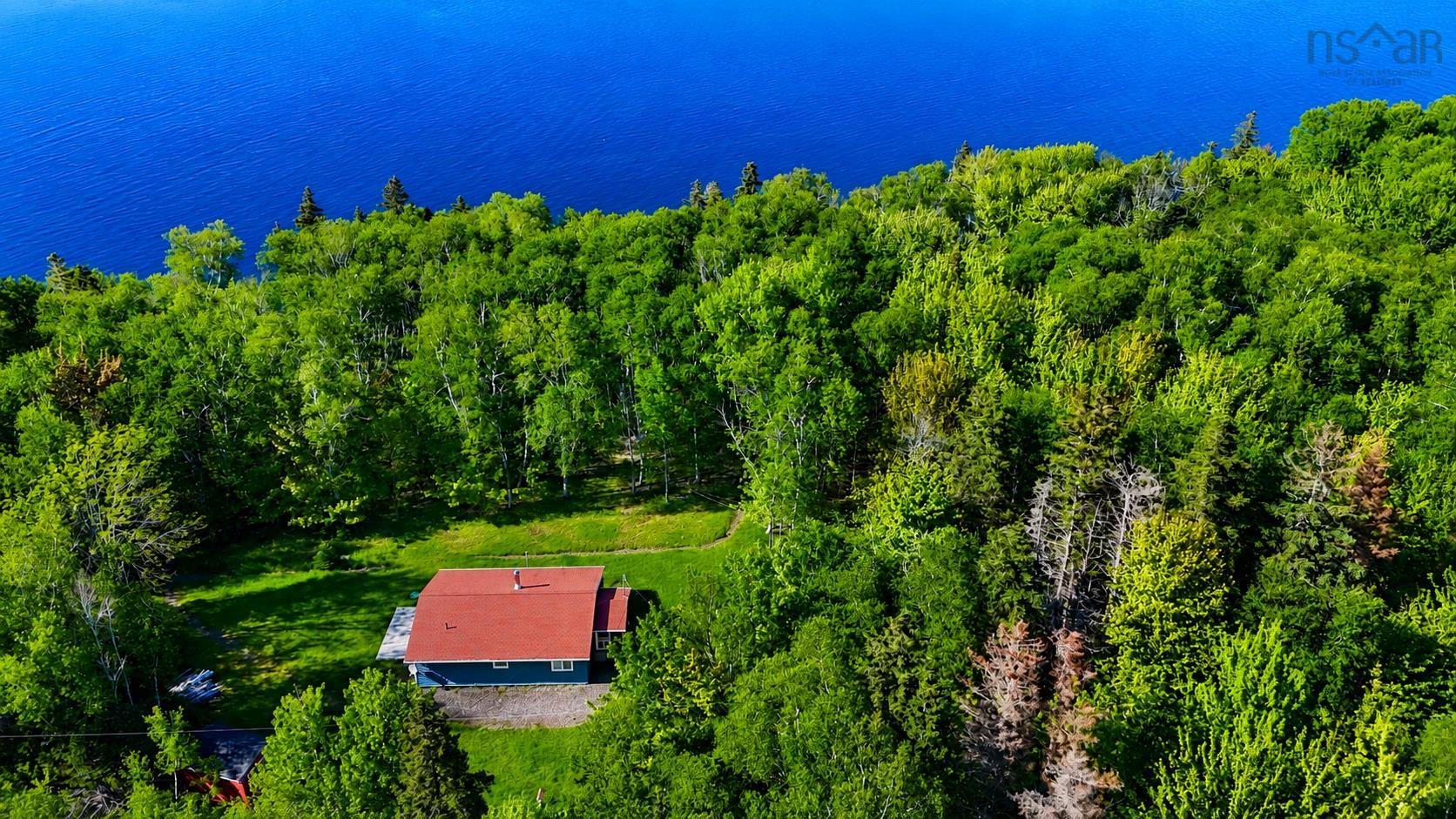 $329,000.00: 5735 West Bay Rd, Roberta