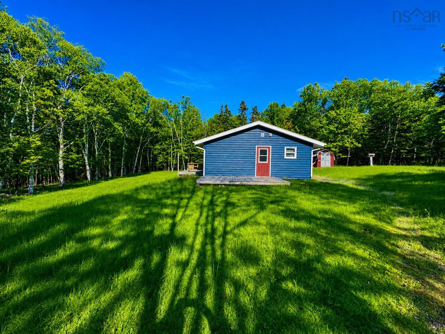 $329,000.00: 5735 West Bay Rd, Roberta