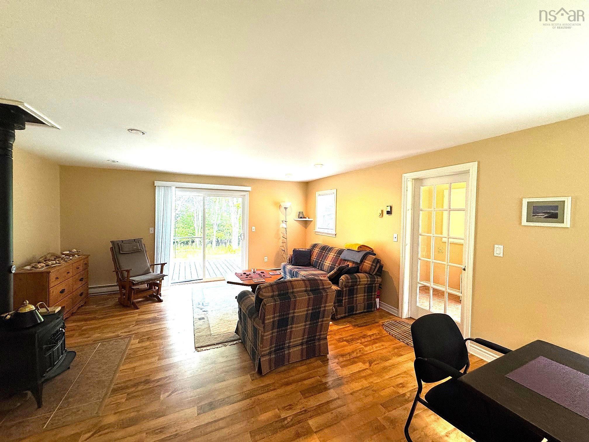 $329,000.00: 5735 West Bay Rd, Roberta