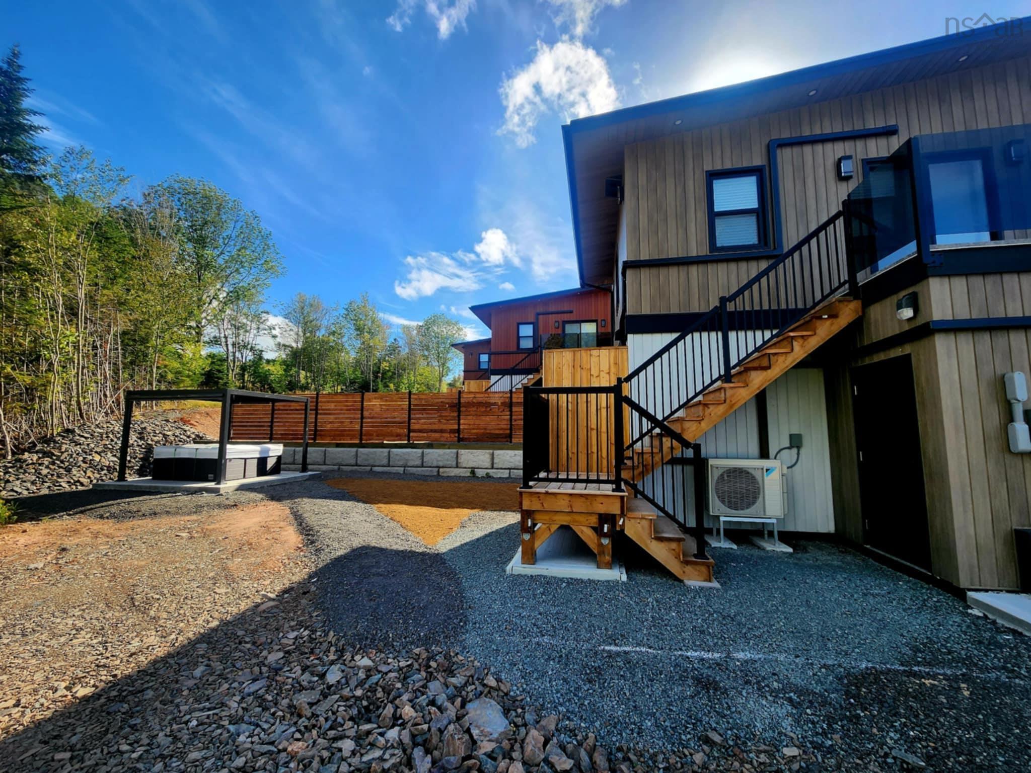 $644,000.00: 24 Dundee Villas Lane, Dundee