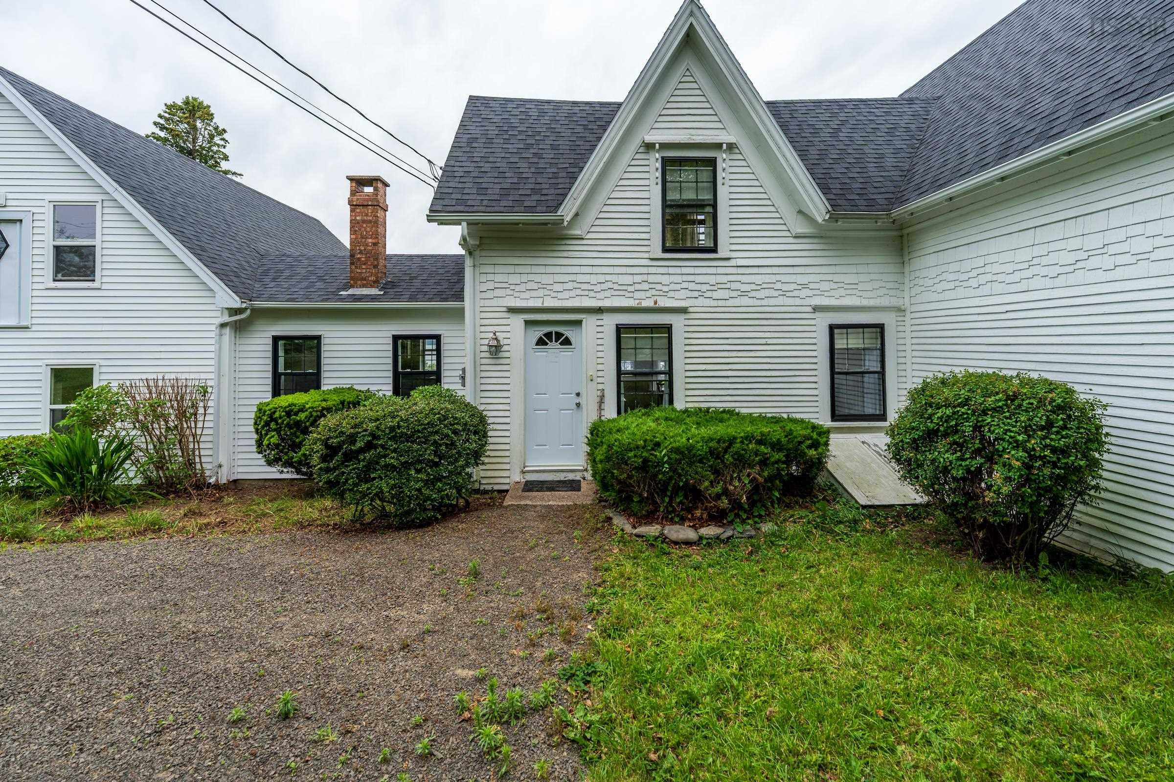 $575,000.00: 7227 Highway 101, Plympton