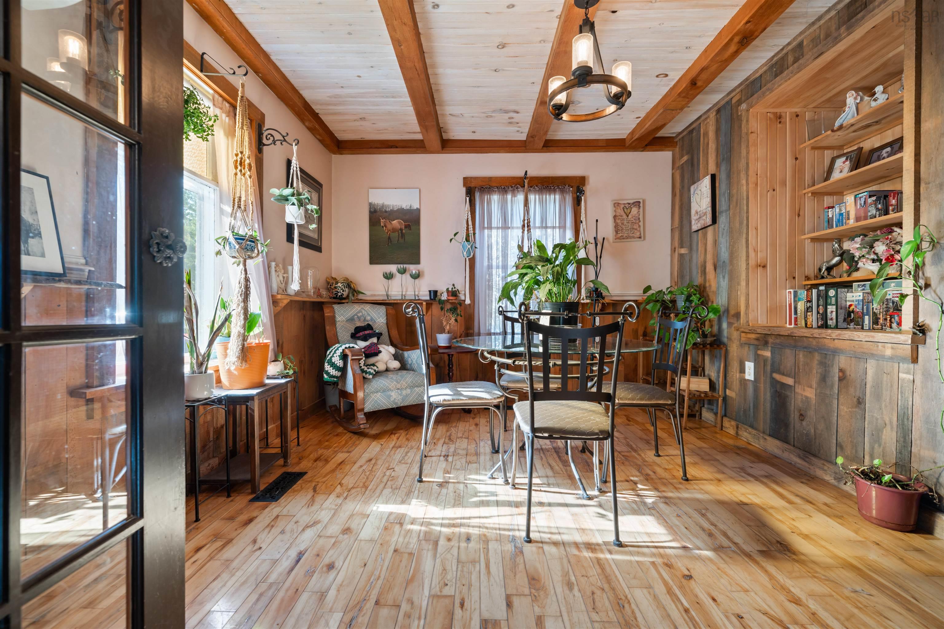 $574,999.00: 187 Highway 302, Southampton