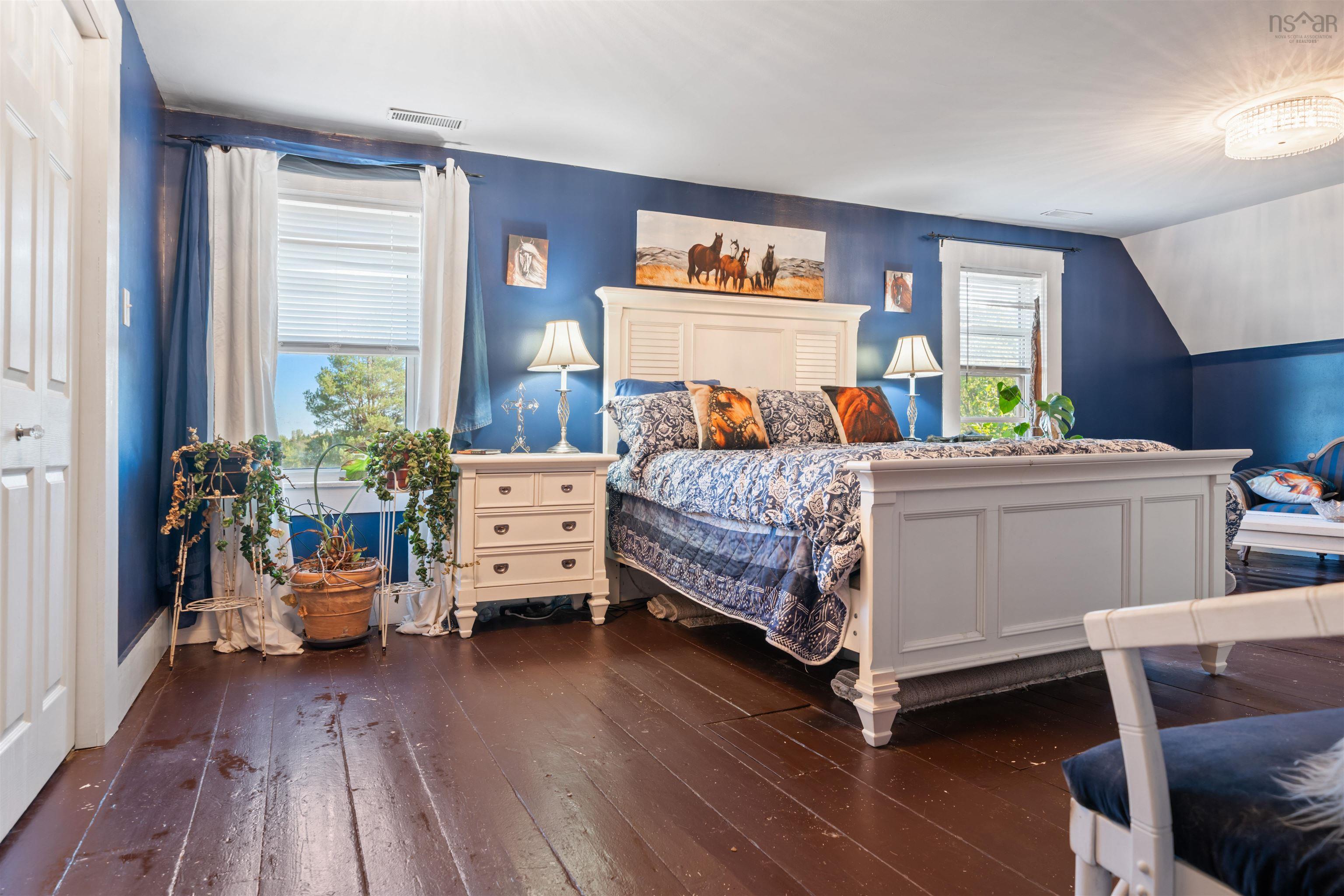 $574,999.00: 187 Highway 302, Southampton