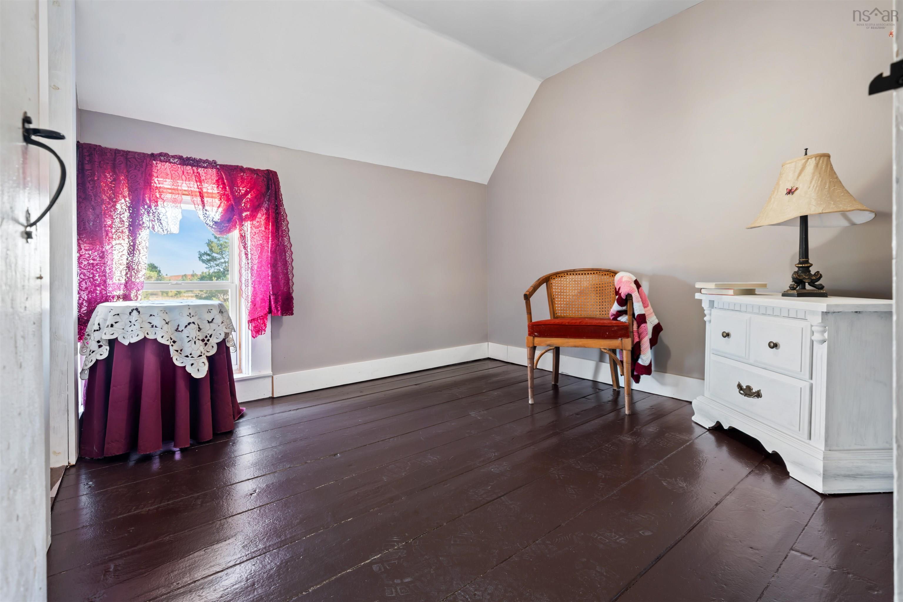 $574,999.00: 187 Highway 302, Southampton