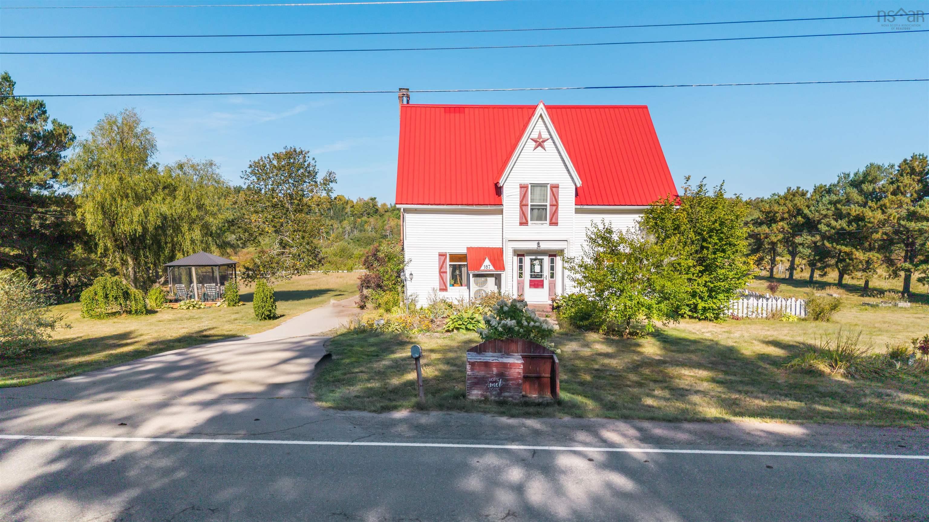 $524,999.00: 187 Highway 302, Southampton