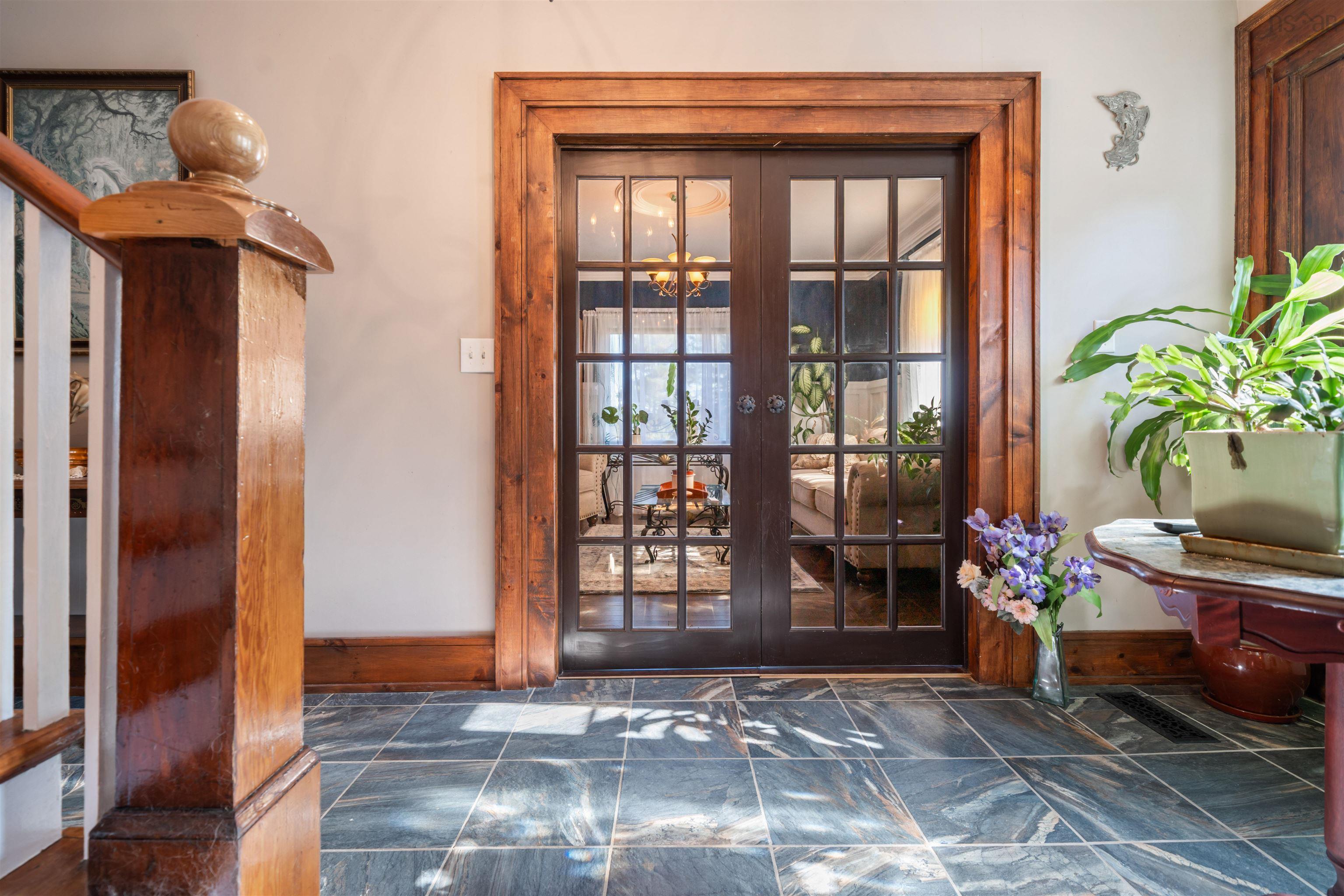 $574,999.00: 187 Highway 302, Southampton