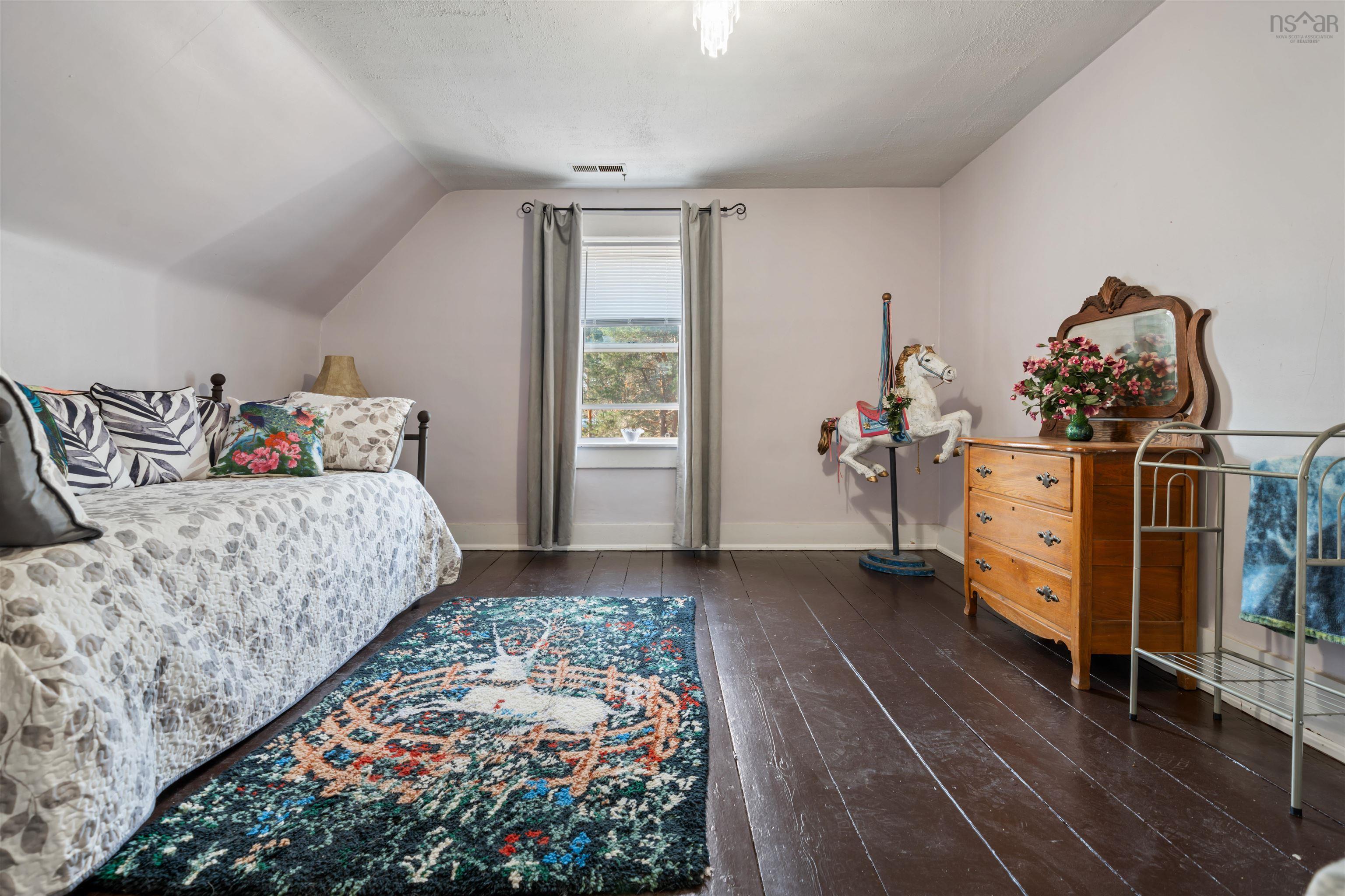 $574,999.00: 187 Highway 302, Southampton