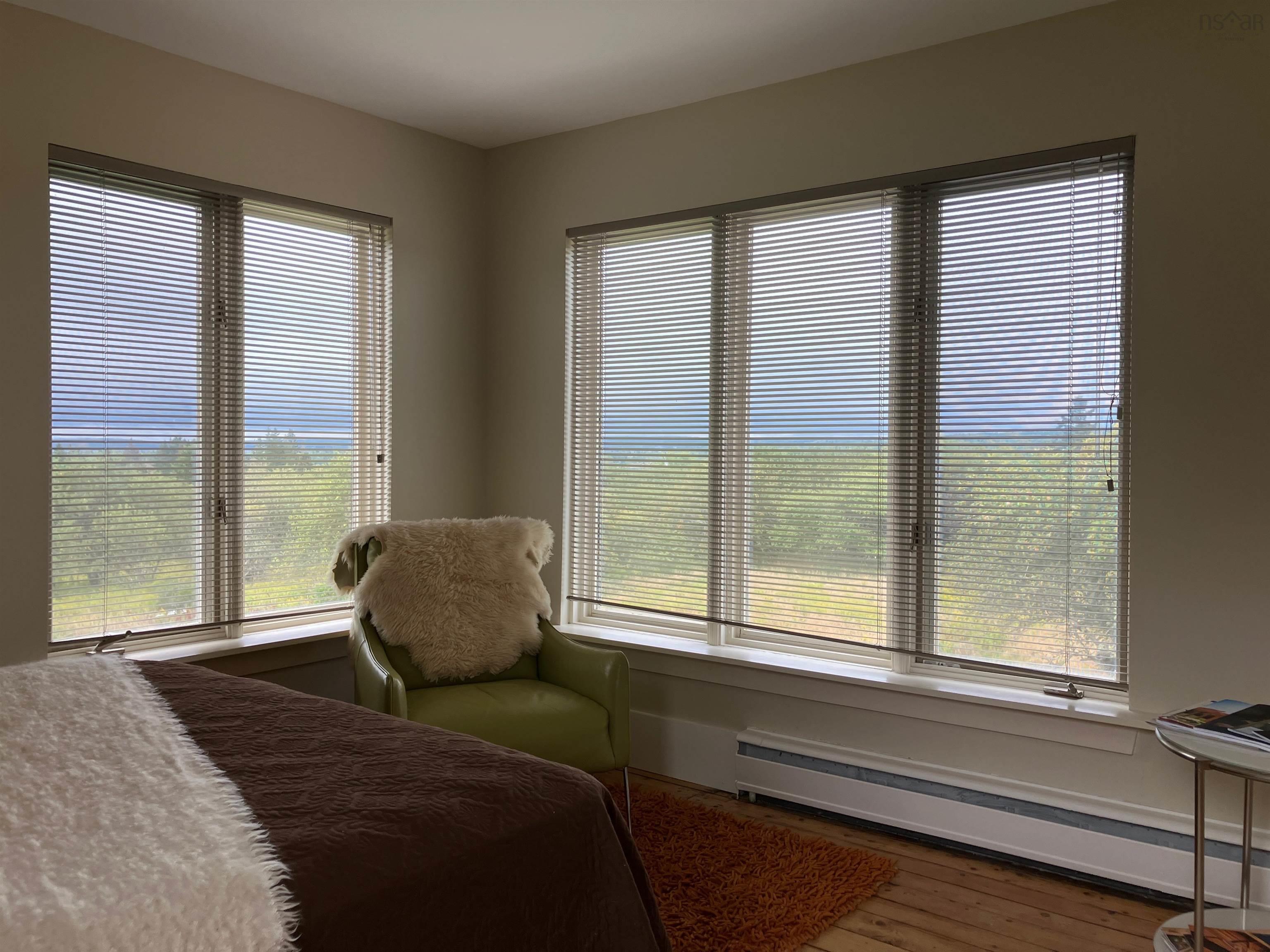 $630,000.00: 903 FELTZEN SOUTH Road, Feltzen South